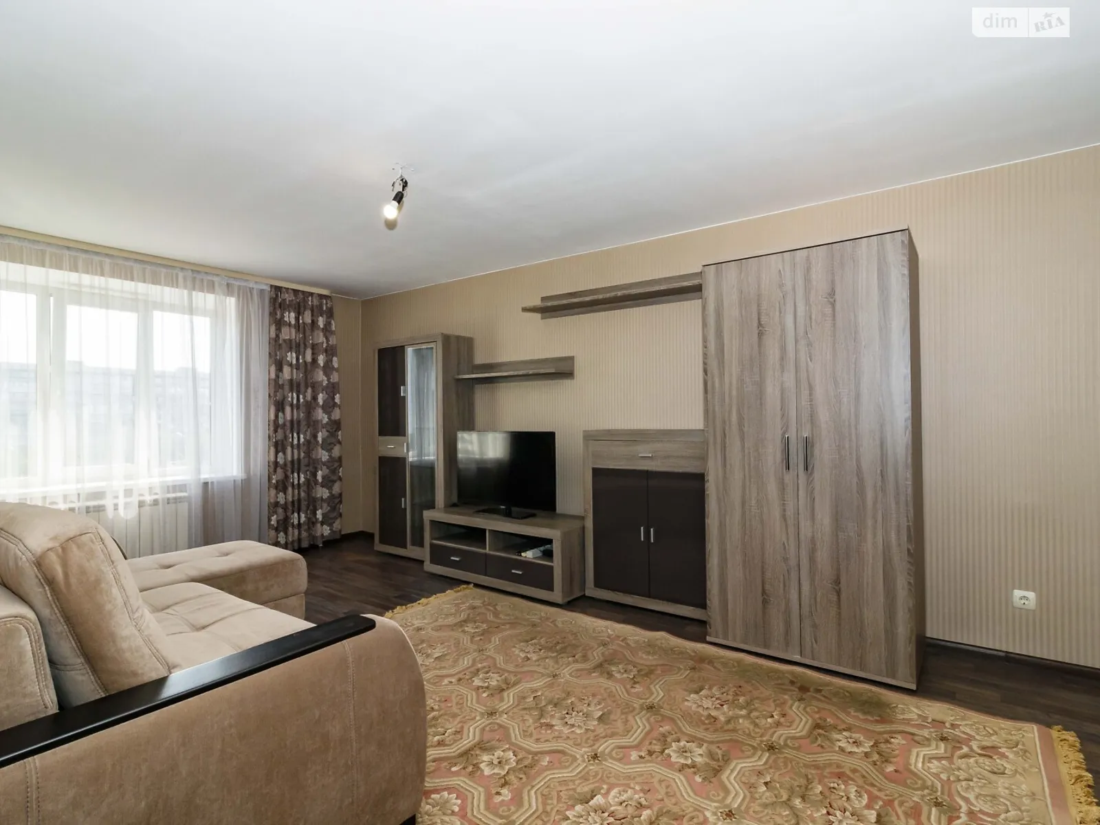 Здається в оренду 1-кімнатна квартира 48.5 кв. м у Києві, вул. Братиславська, 7А - фото 1