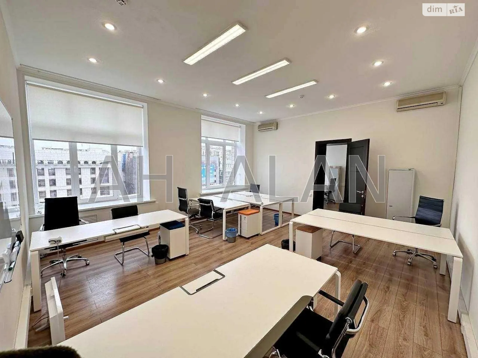 Сдается в аренду офис 77.4 кв. м в бизнес-центре, цена: 64242 грн - фото 1
