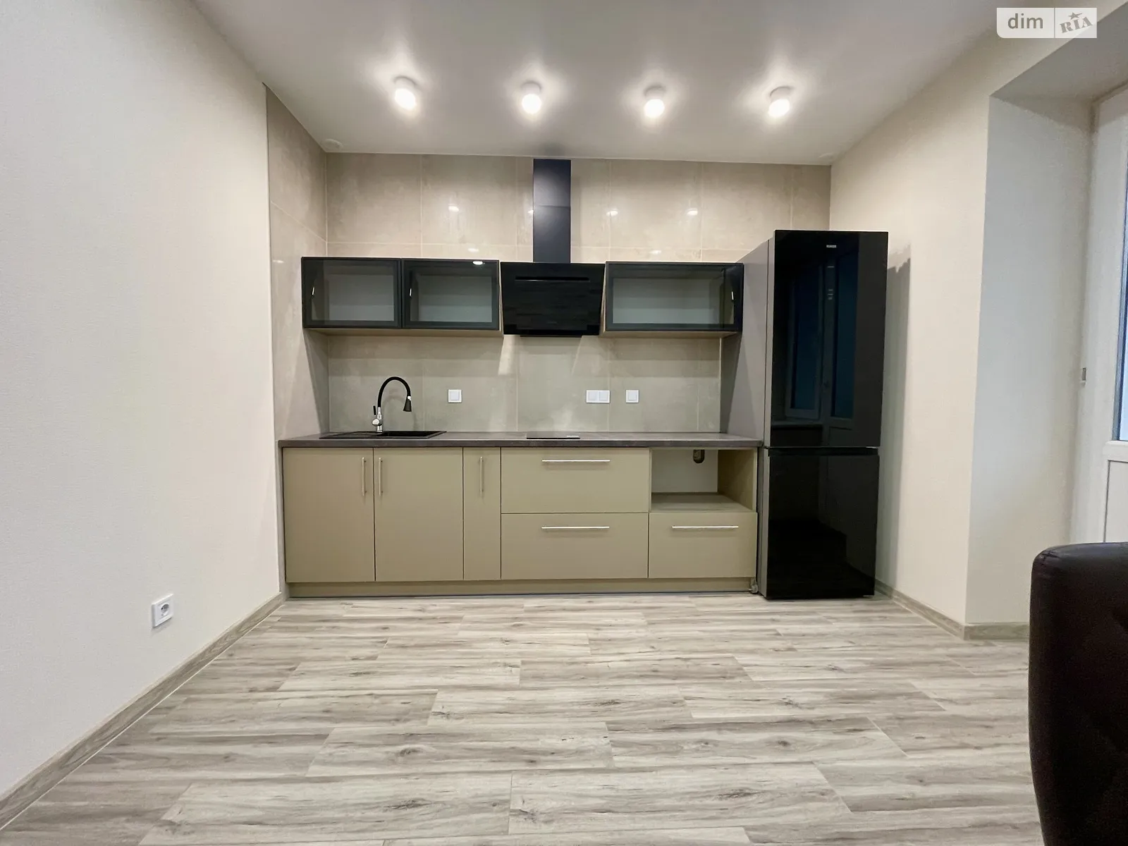 Сдается в аренду 1-комнатная квартира 56 кв. м в Виннице, ул. Александровская, 3 - фото 1