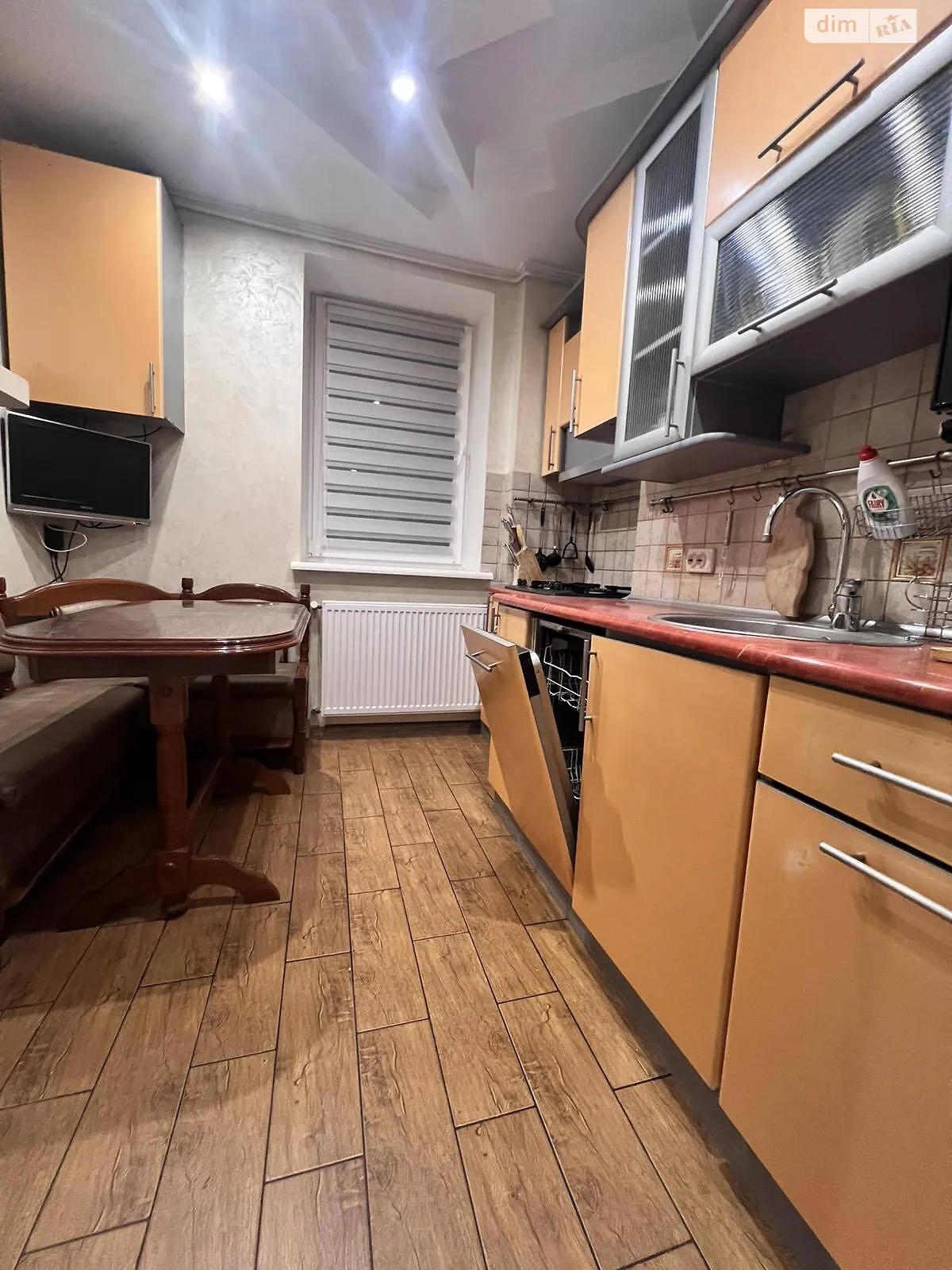 3-комнатная квартира 72 кв. м в Тернополе, ул. Черновецкая, 53 - фото 1