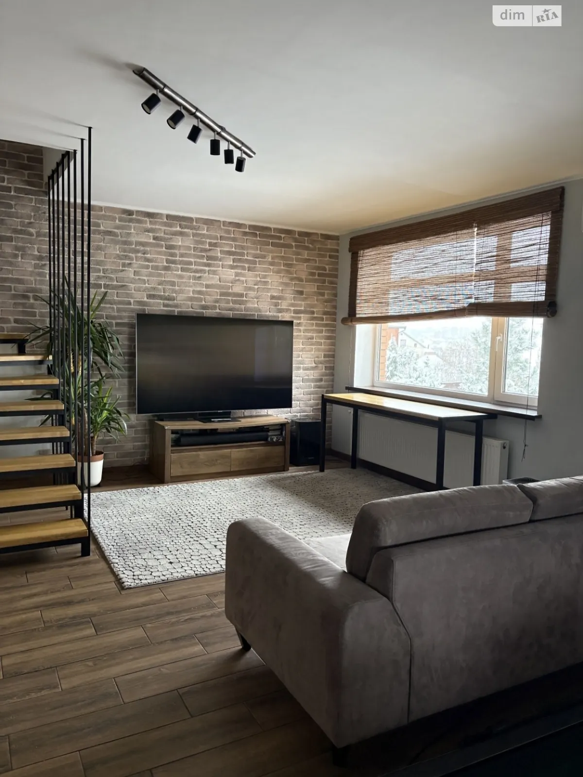 Сдается в аренду одноэтажный дом 220 кв. м с подвалом, цена: 2000 $ - фото 1