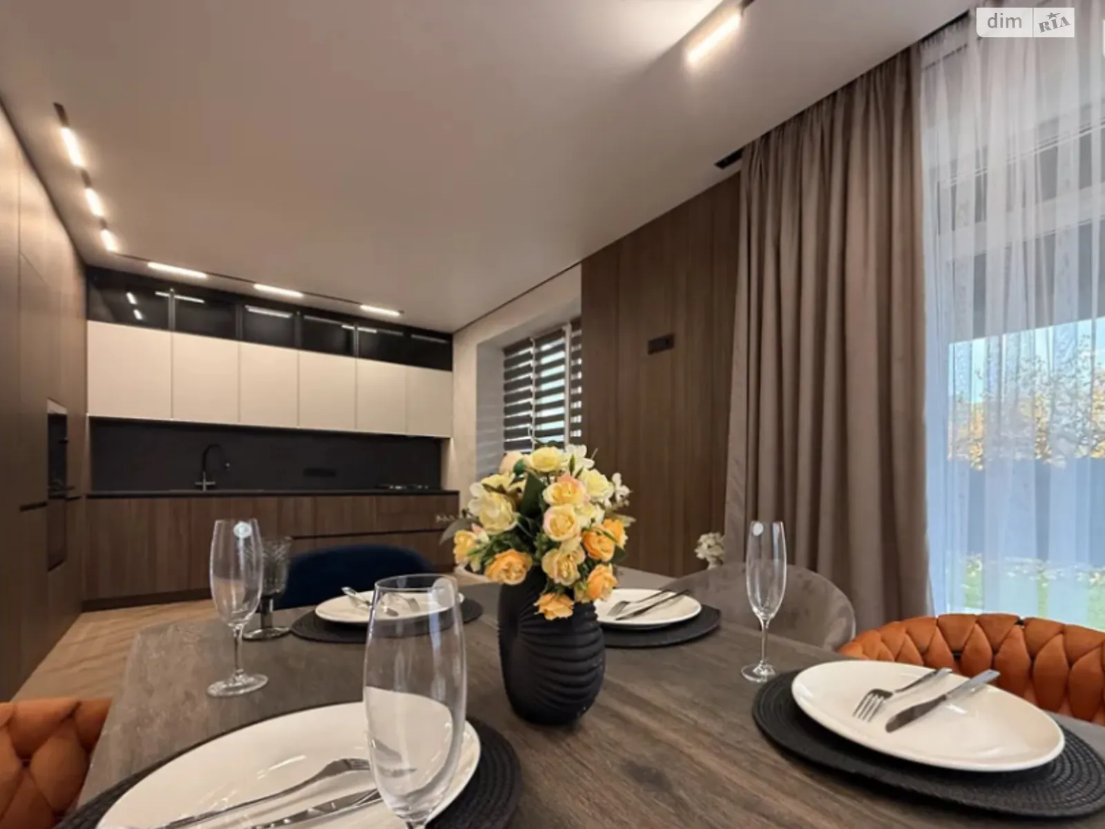 Продается дом на 2 этажа 140 кв. м с верандой, цена: 236950 $ - фото 1