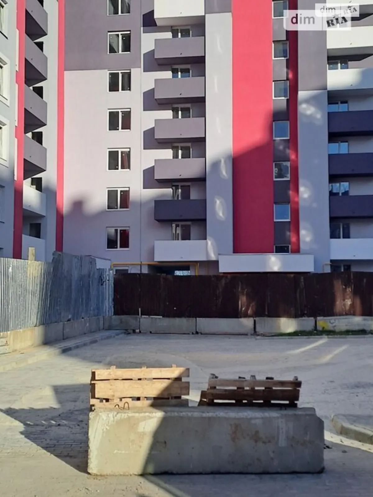 Продается 1-комнатная квартира 57 кв. м в Львове, ул. Шухевича - фото 1