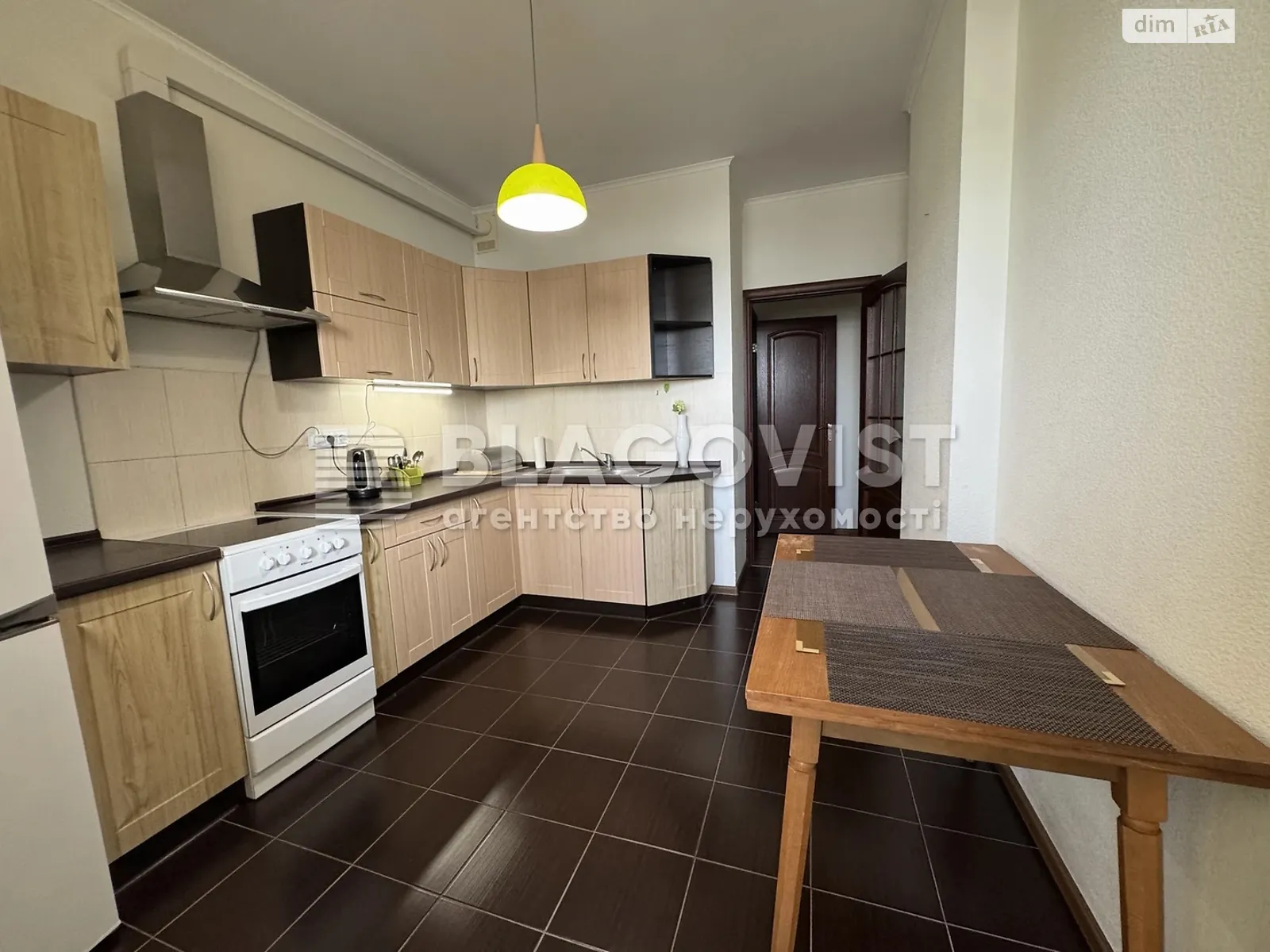 Продается 2-комнатная квартира 70 кв. м в Киеве, ул. Воскресенская, 14Б - фото 1