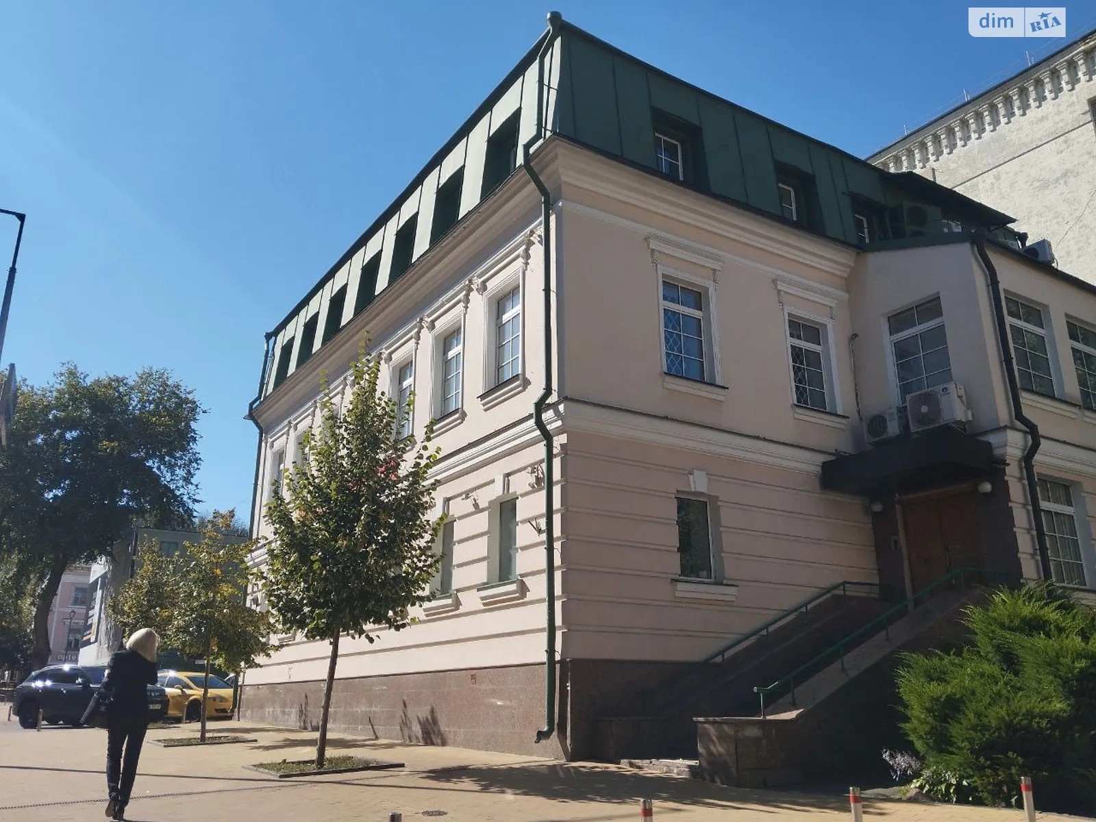 Продается помещения свободного назначения 641 кв. м в 3-этажном здании, цена: 1800000 $ - фото 1