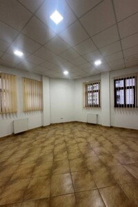 Долгосрочная аренда офисного помещения, Ивано-Франковск, р‑н. Центр, Левка Лукьяненко улица