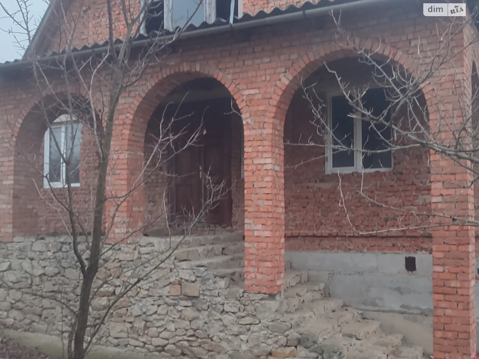 Продается дом на 2 этажа 200 кв. м с бассейном, цена: 30000 $ - фото 1