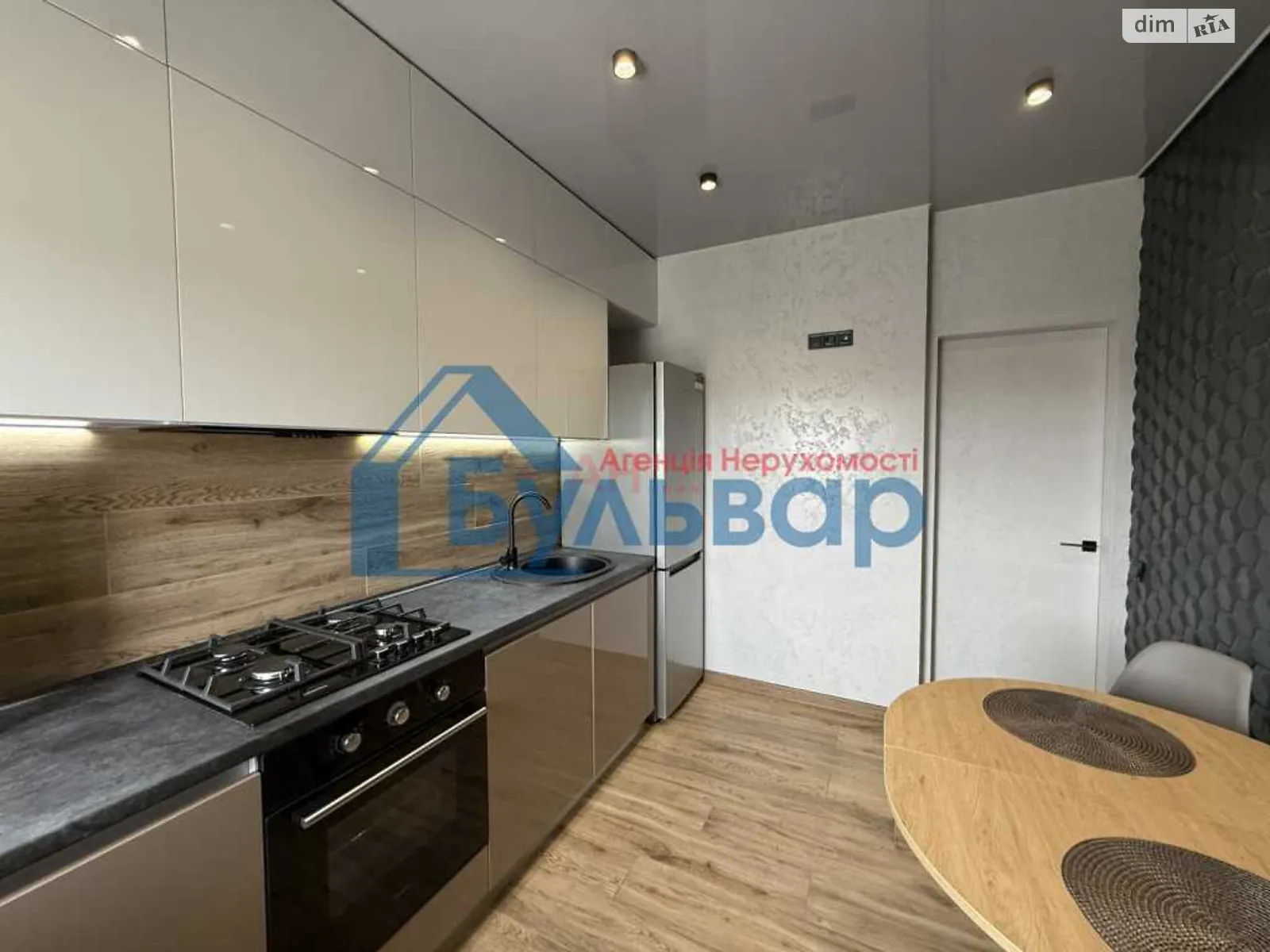 Продается 1-комнатная квартира 48 кв. м в Полтаве, ул. Юлиана Матвийчука(Пушкина) - фото 1