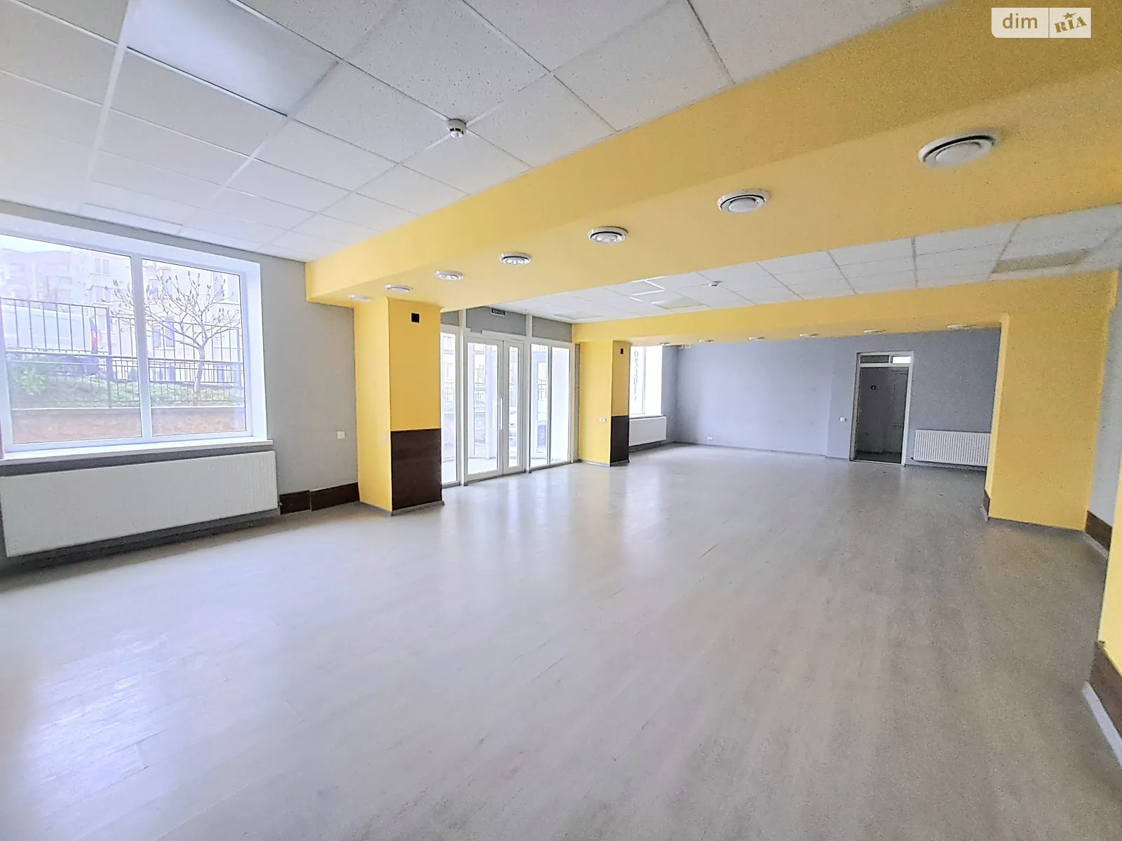 Сдается в аренду помещения свободного назначения 155 кв. м в 10-этажном здании, цена: 38750 грн - фото 1