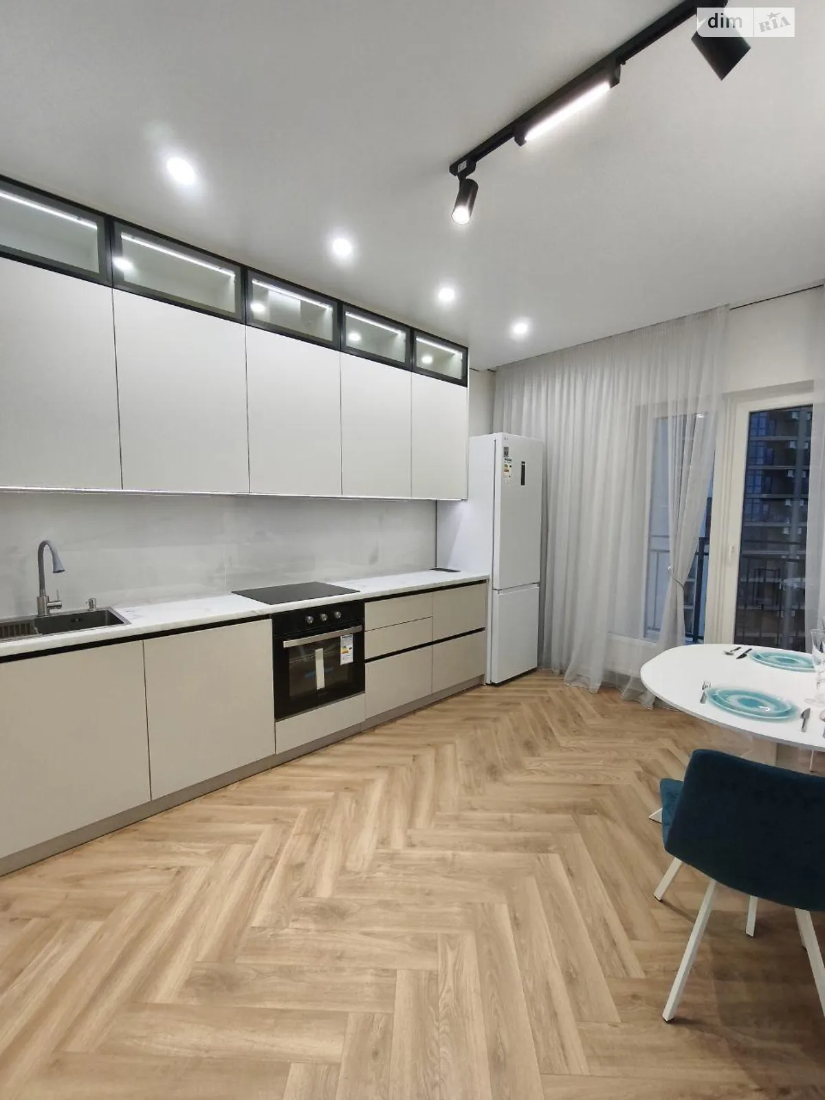 Продается 1-комнатная квартира 42 кв. м в Одессе, ул. Краснова - фото 1