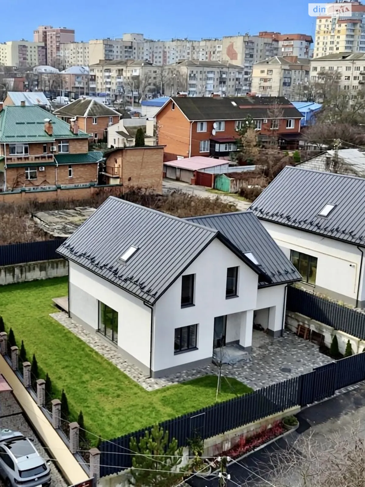 Продается дом на 2 этажа 160 кв. м с подвалом, цена: 210000 $ - фото 1