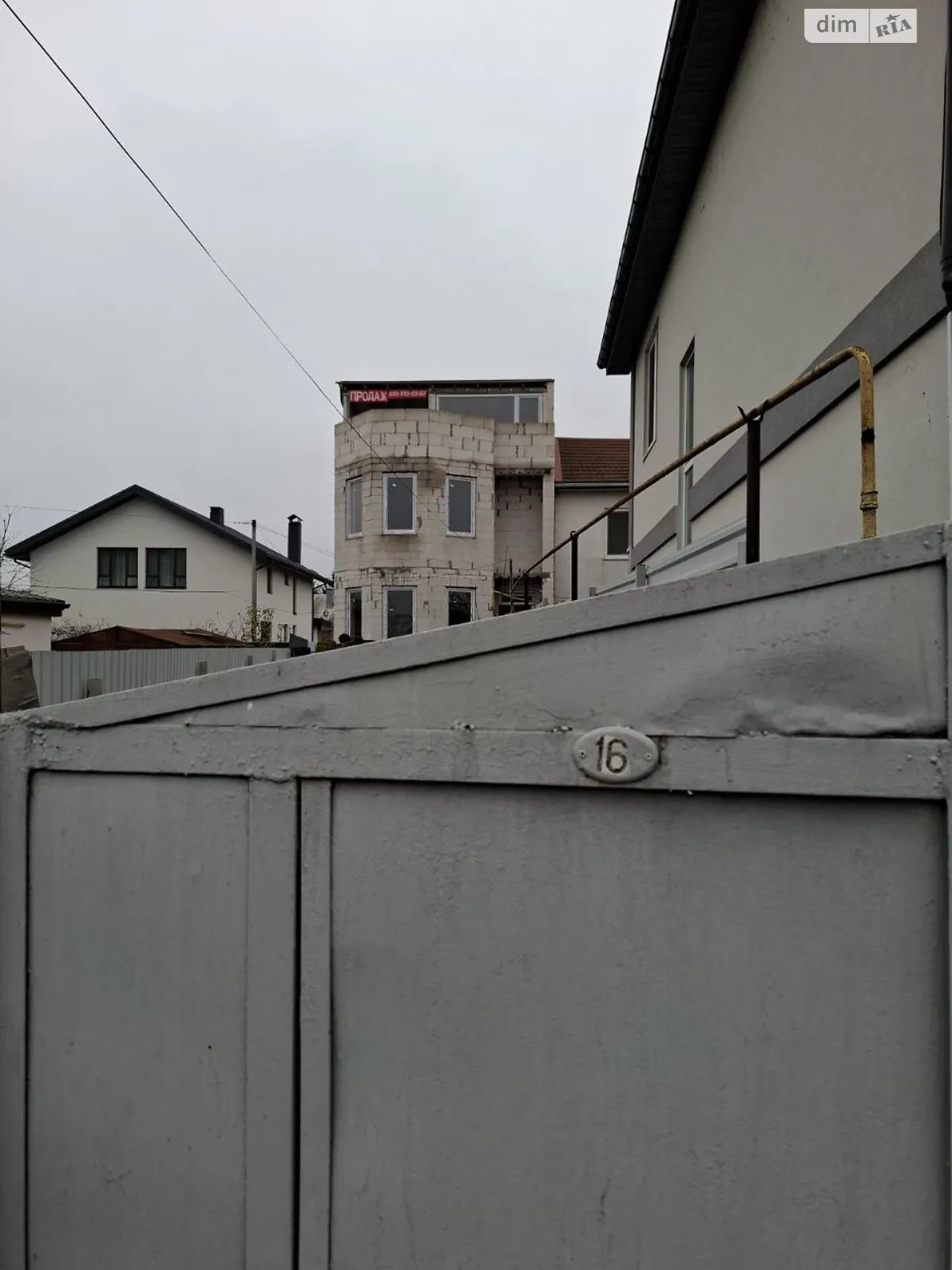 Продается дом на 2 этажа 131 кв. м с гаражом, цена: 88000 $ - фото 1