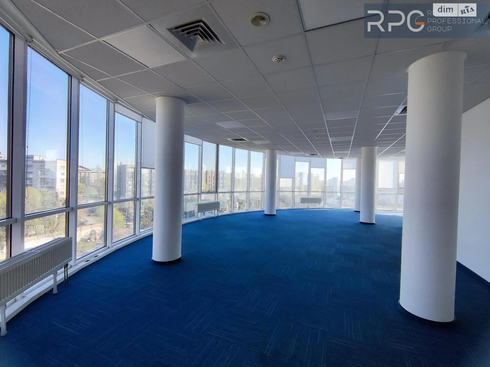 Сдается в аренду офис 286.7 кв. м в бизнес-центре, цена: 4465 $ - фото 1