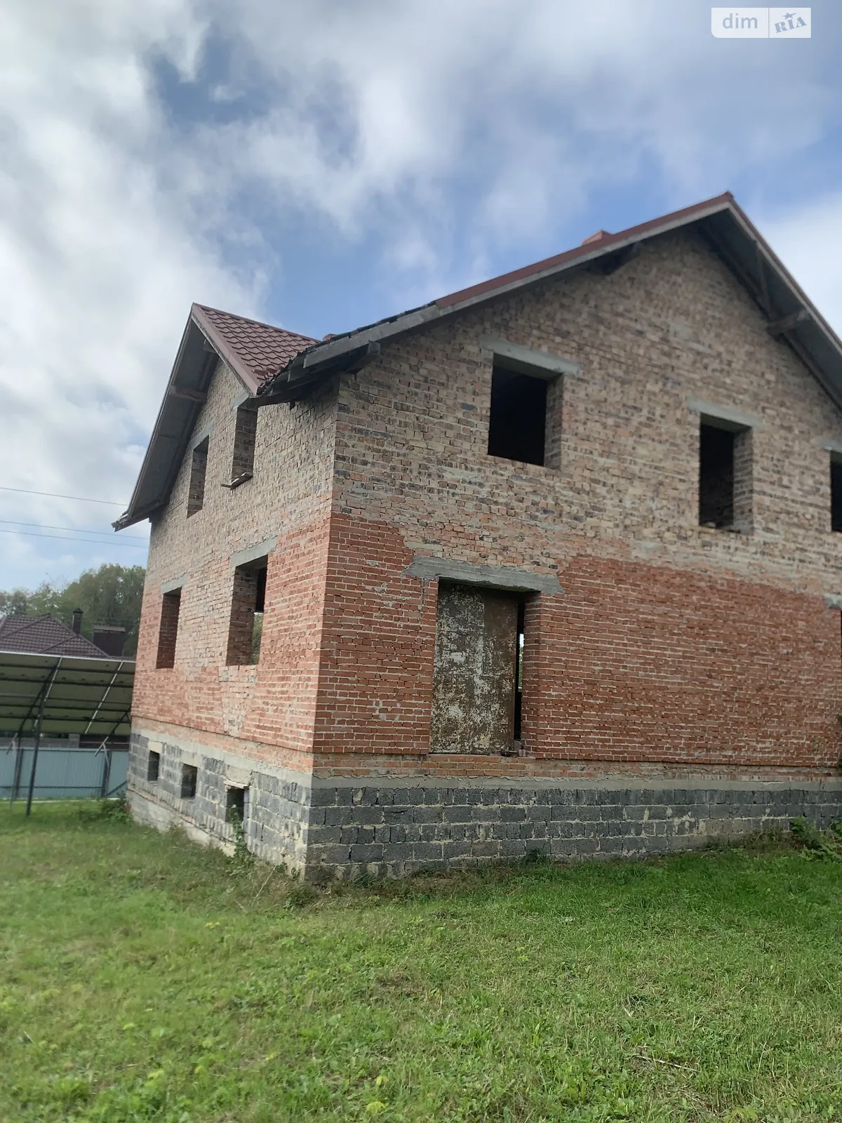 Продается дом на 2 этажа 240 кв. м с садом, цена: 570 $ - фото 1