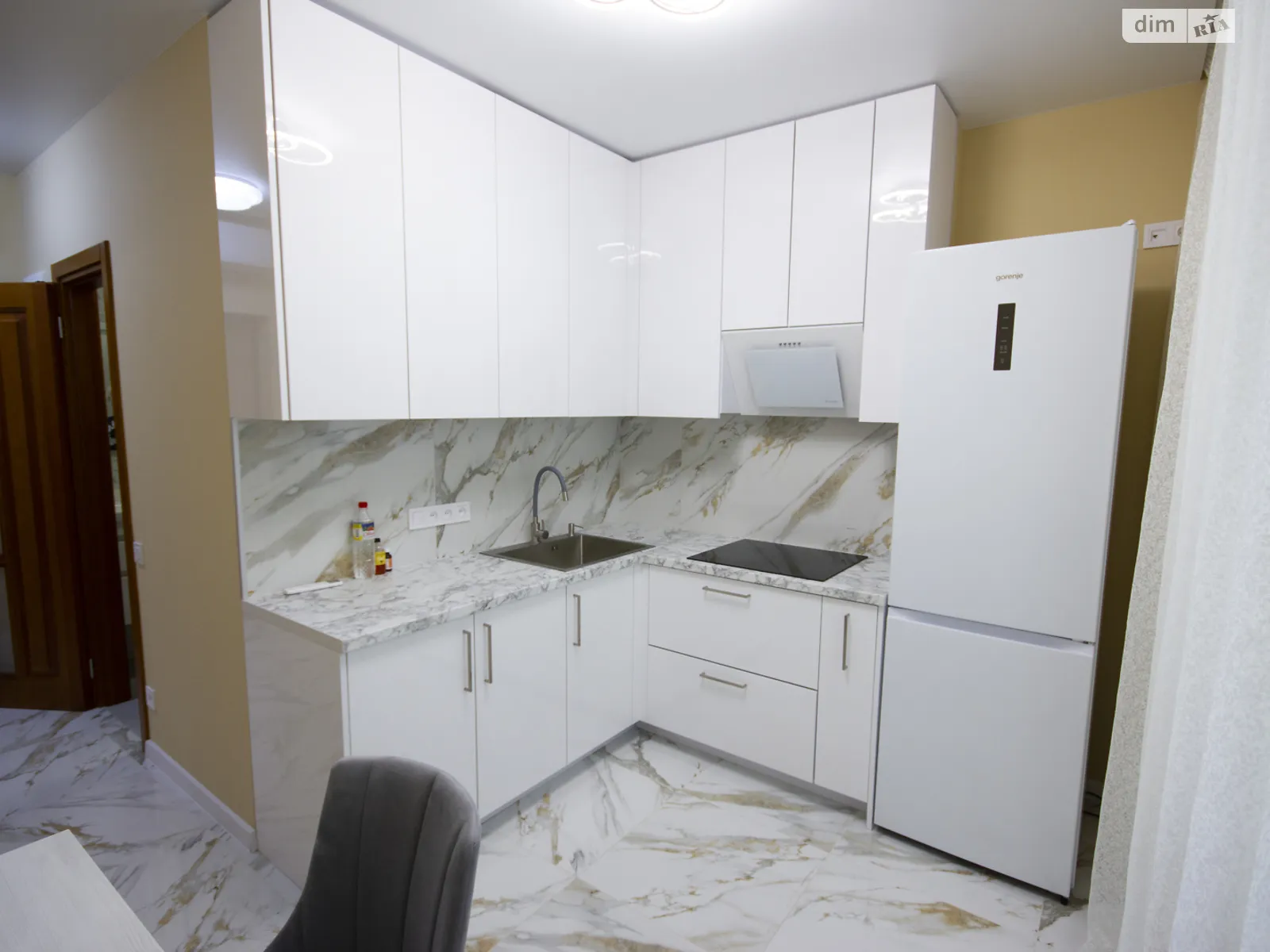 Сдается в аренду 1-комнатная квартира 45 кв. м в Одессе, цена: 9999 грн - фото 1