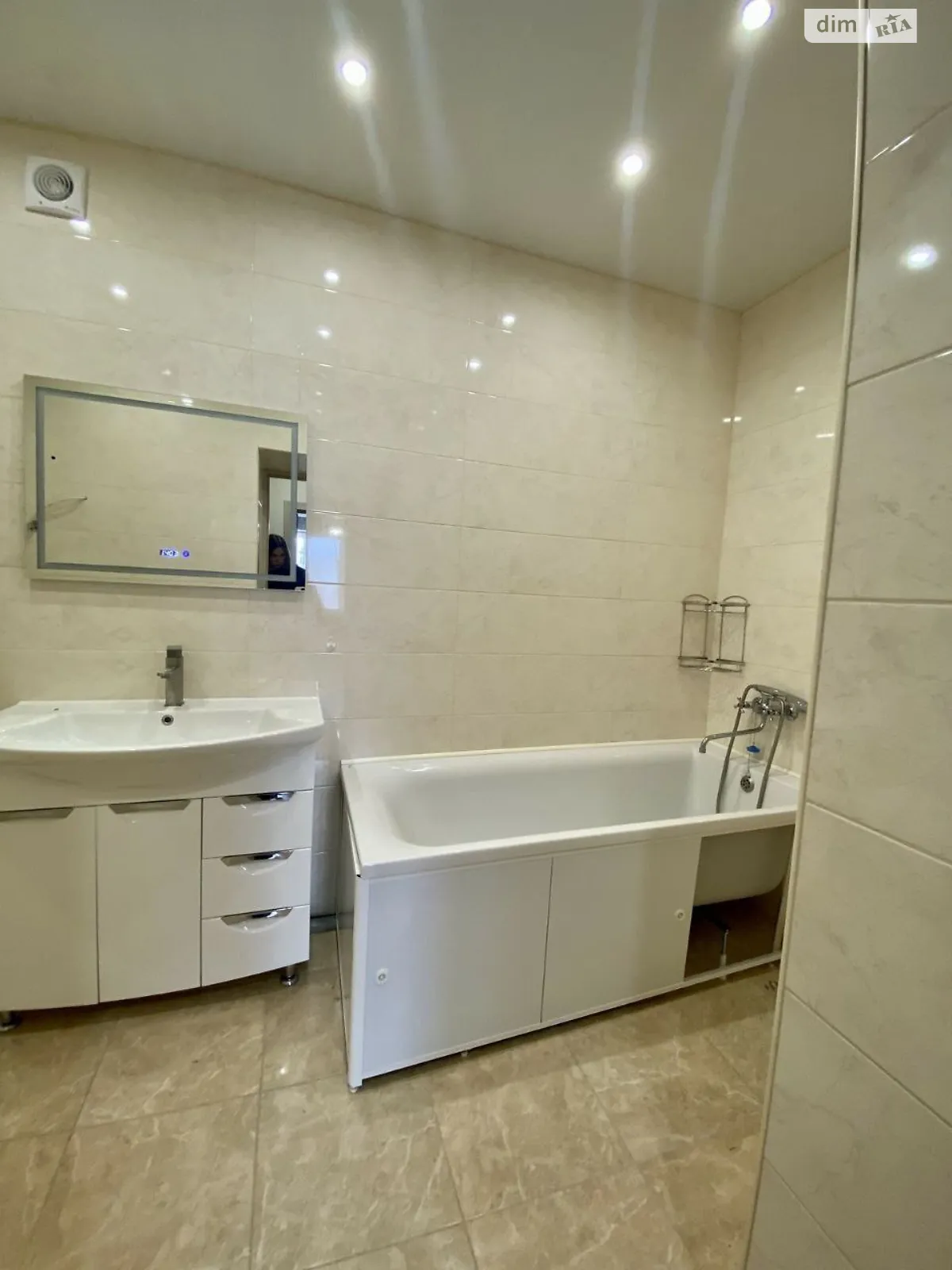 Продается 2-комнатная квартира 71.2 кв. м в Харькове, ул. Домостроительная, 7 - фото 1