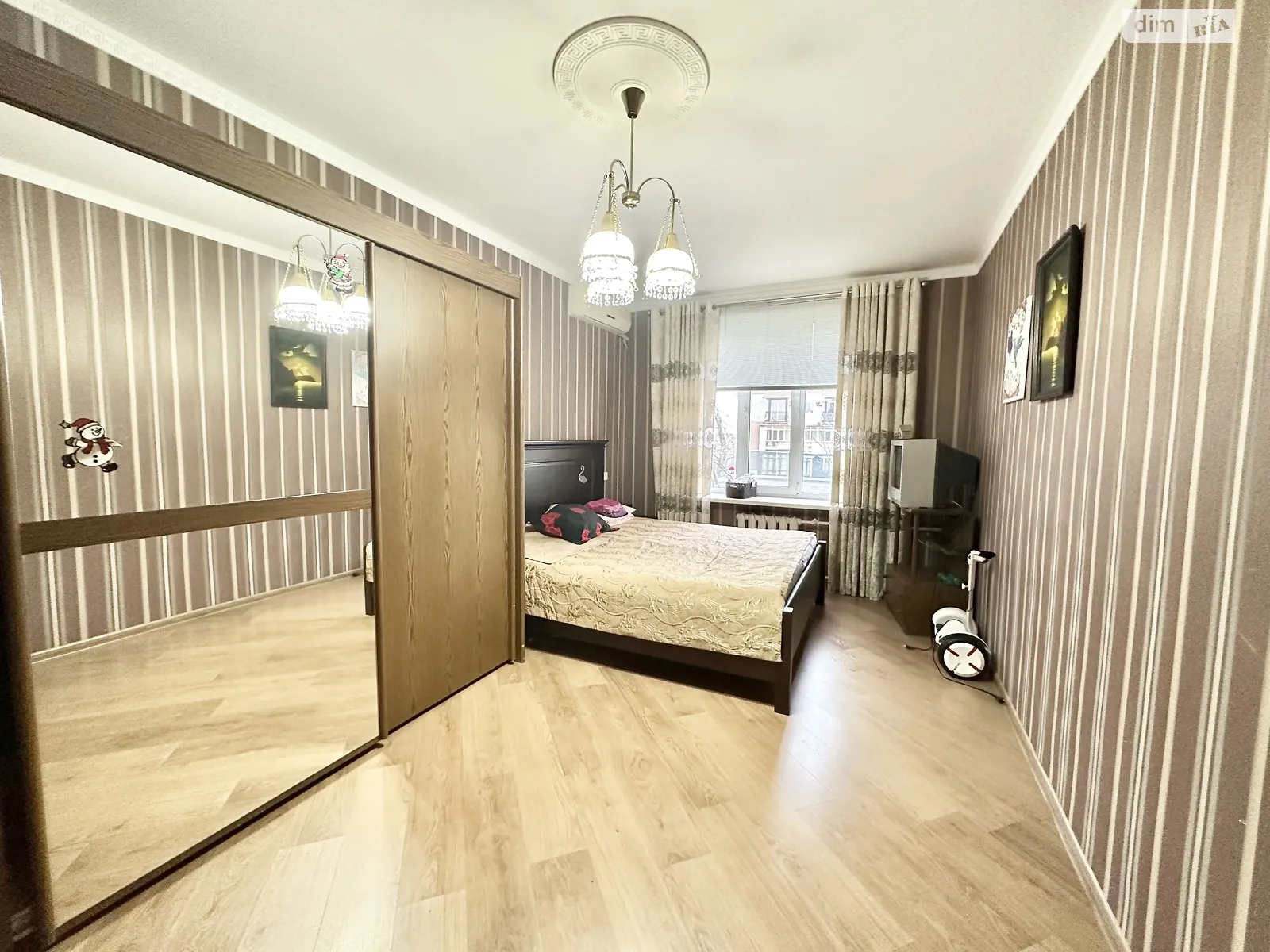 3-комнатная квартира 74 кв. м в Запорожье, ул. Независимой Украины - фото 1