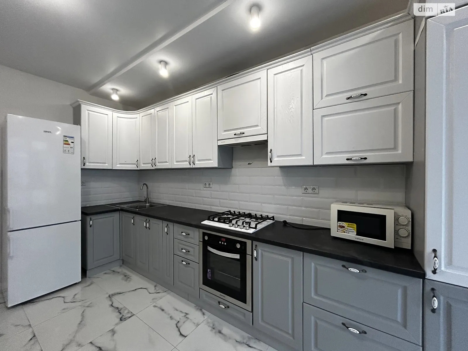 Продається 1-кімнатна квартира 45 кв. м у Івано-Франківську, вул. Височана Семена, 18 - фото 1