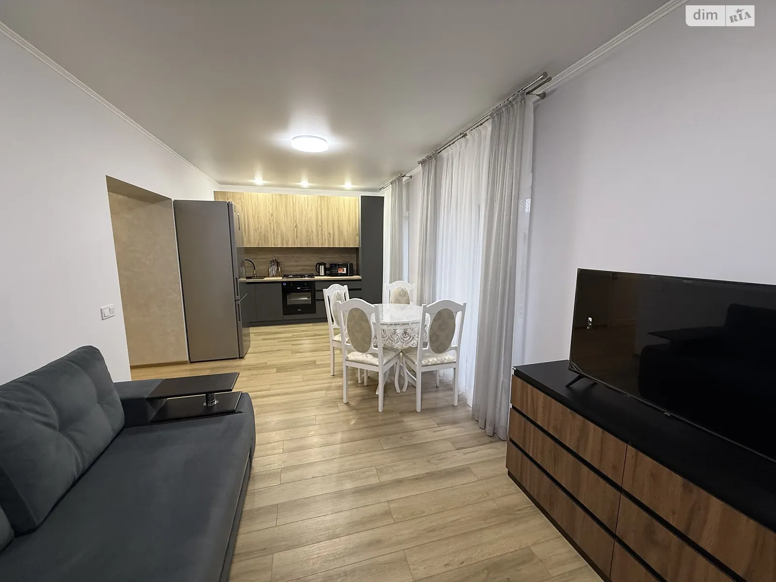 Сдается в аренду дом на 2 этажа 100 кв. м с мансардой, цена: 1200 $ - фото 1