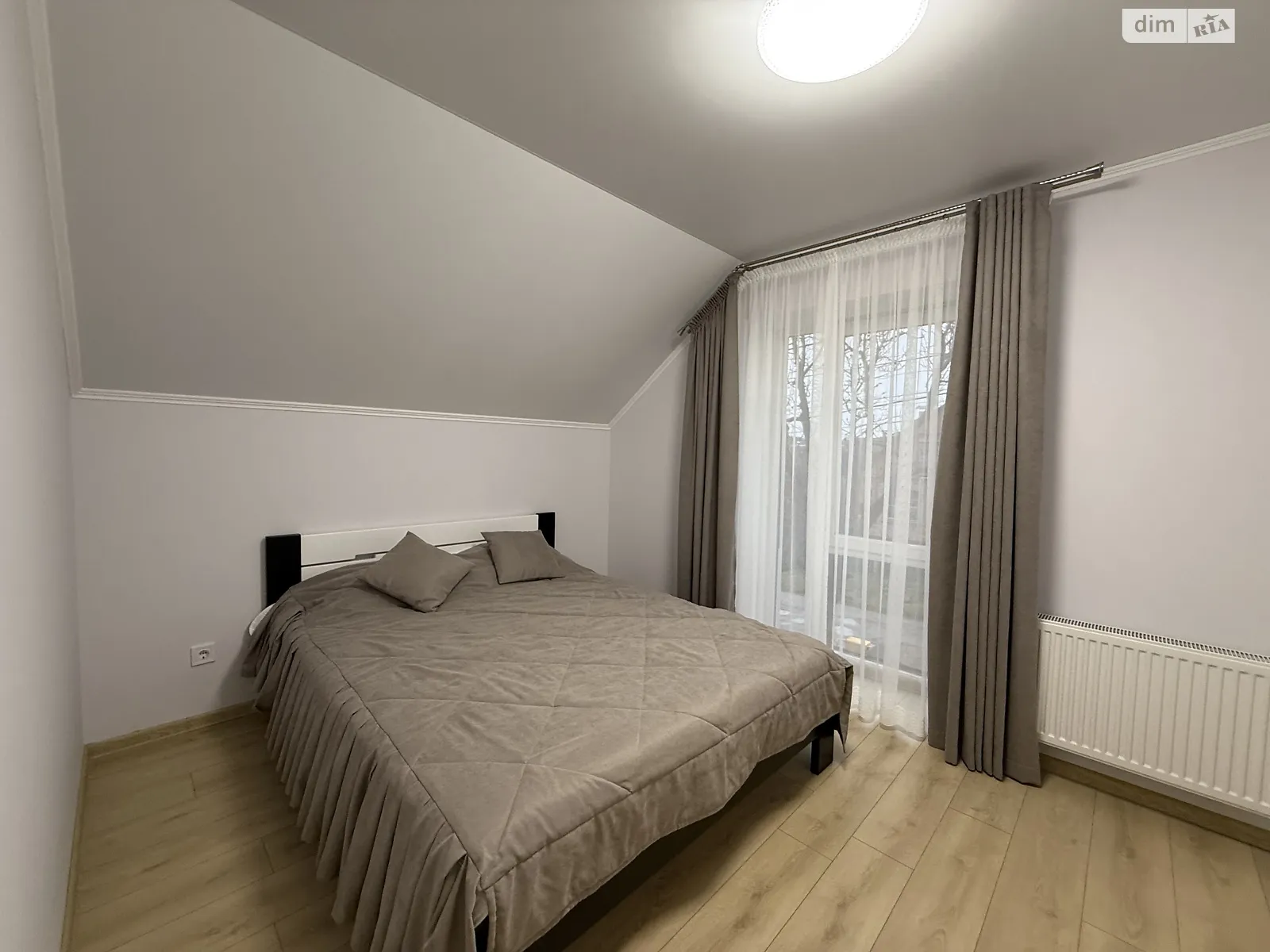 Сдается в аренду дом на 2 этажа 100 кв. м с участком, цена: 1000 $ - фото 1