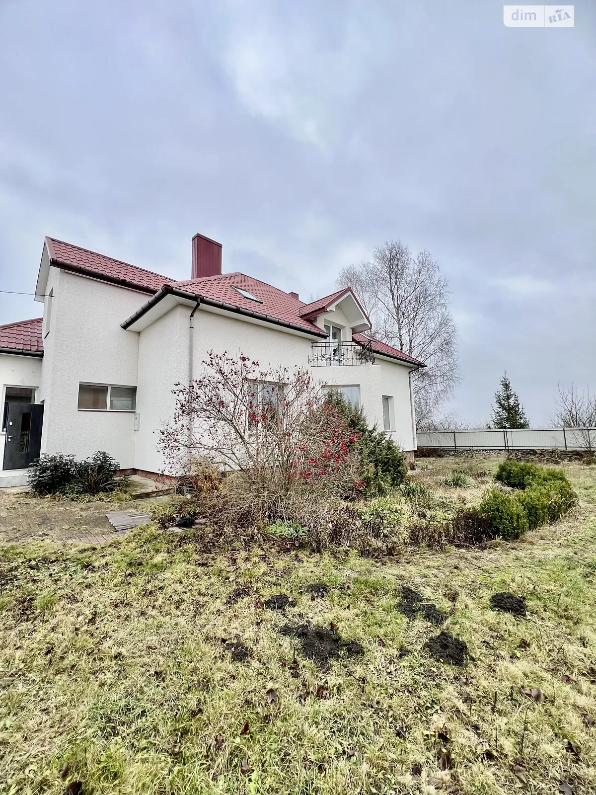 Сдается в аренду дом на 2 этажа 270 кв. м с камином, цена: 850 $ - фото 1