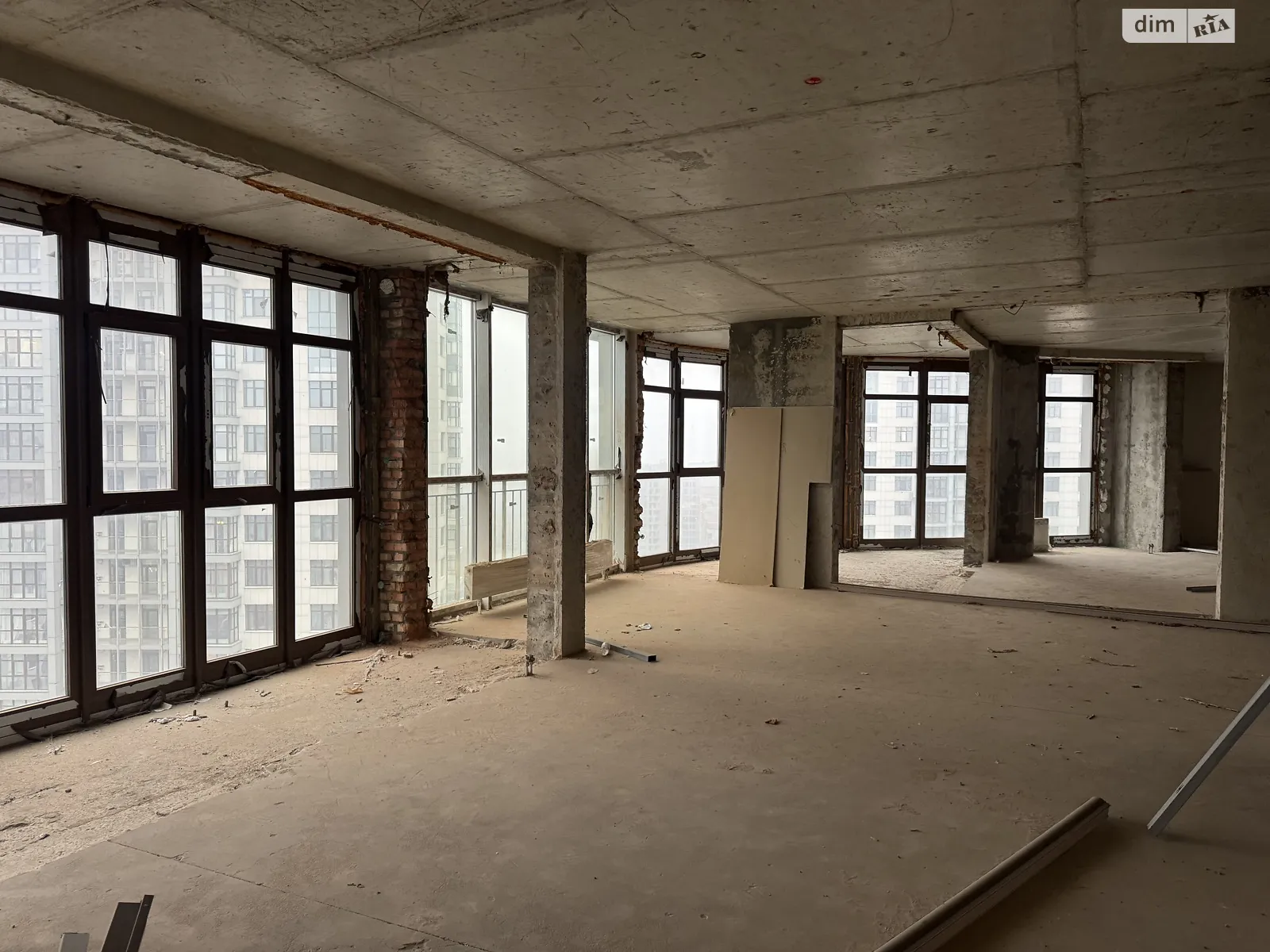 Продается 3-комнатная квартира 216.6 кв. м в Киеве, ул. Андрея Верхогляда(Драгомирова), 16 - фото 1