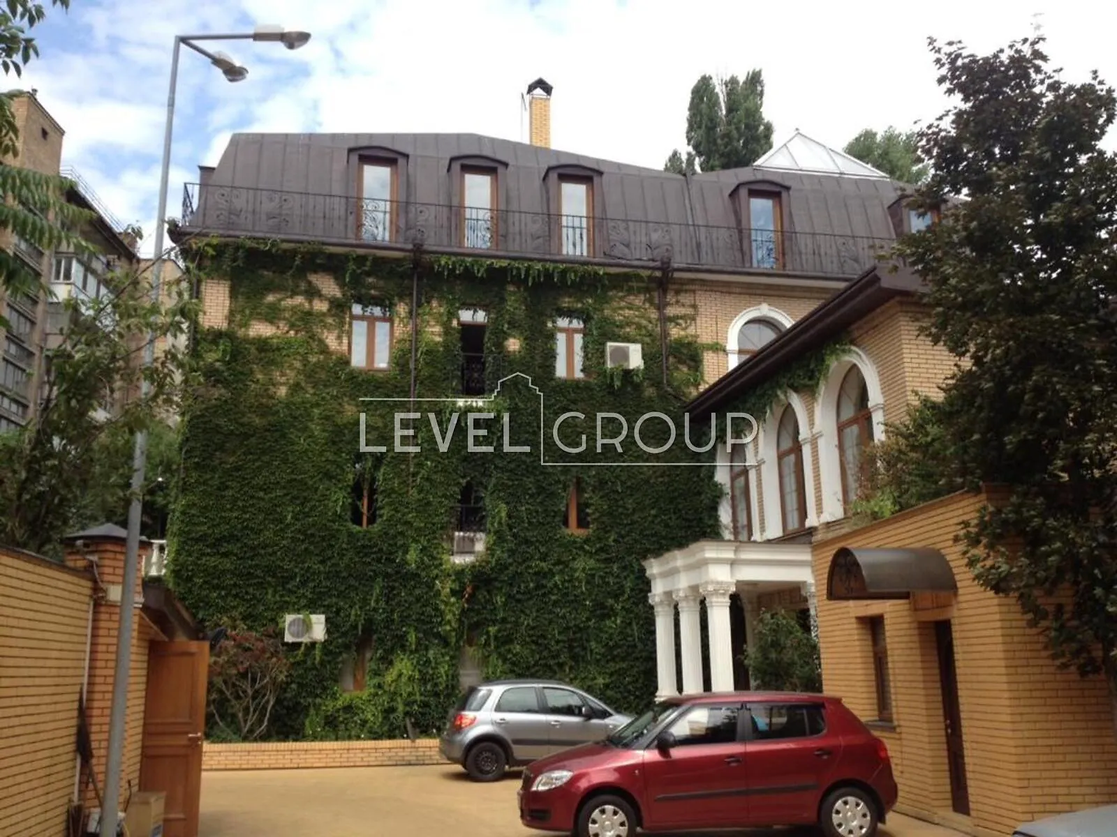 Продается офис 1500 кв. м в бизнес-центре, цена: 3000000 € - фото 1