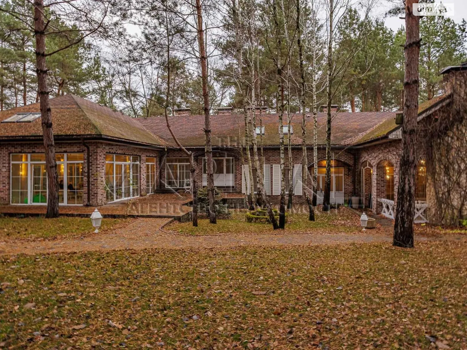 Здається в оренду будинок 2 поверховий 650 кв. м з каміном, цена: 3000 $ - фото 1