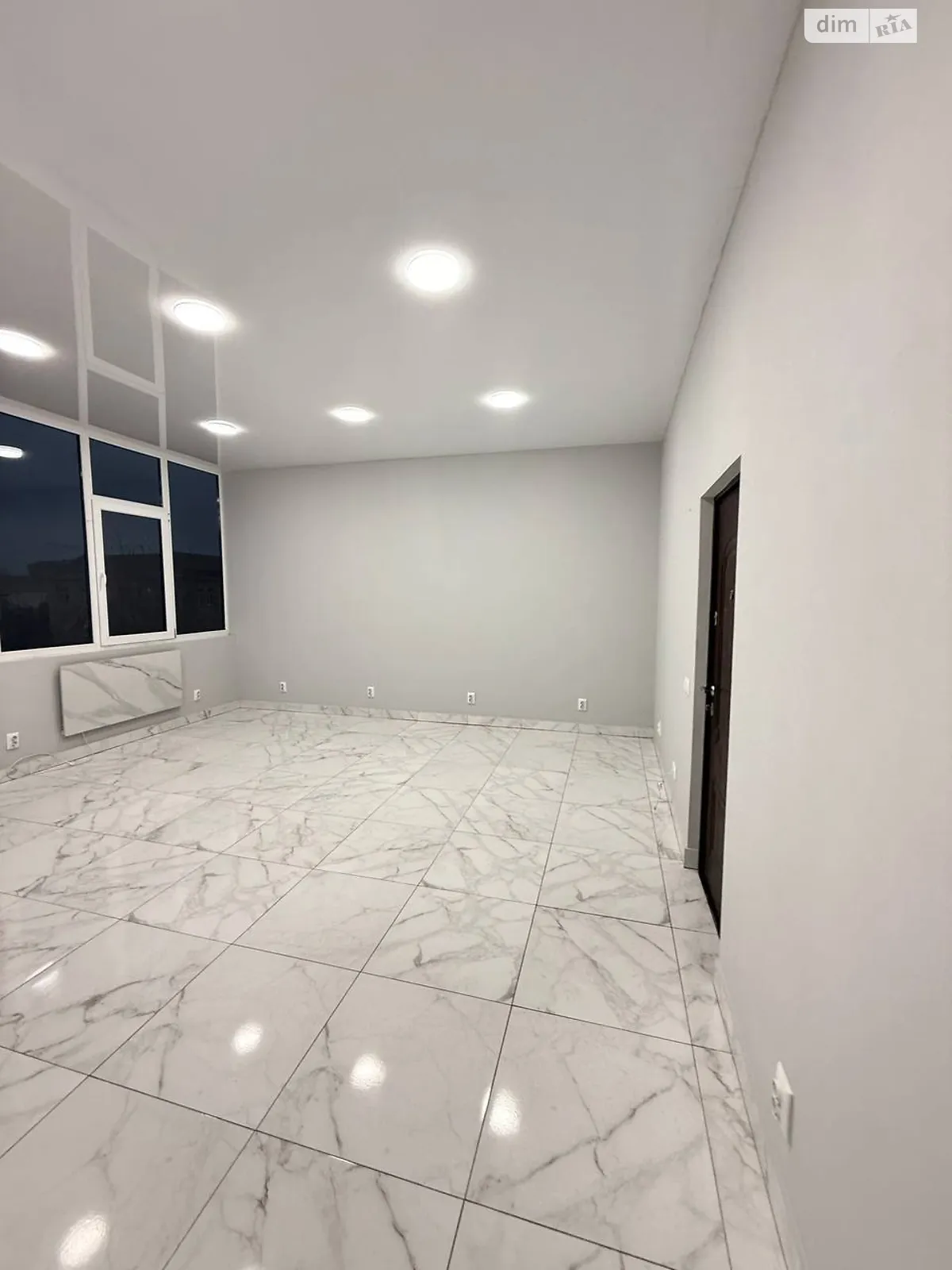 Сдается в аренду офис 29 кв. м в бизнес-центре, цена: 7000 грн - фото 1