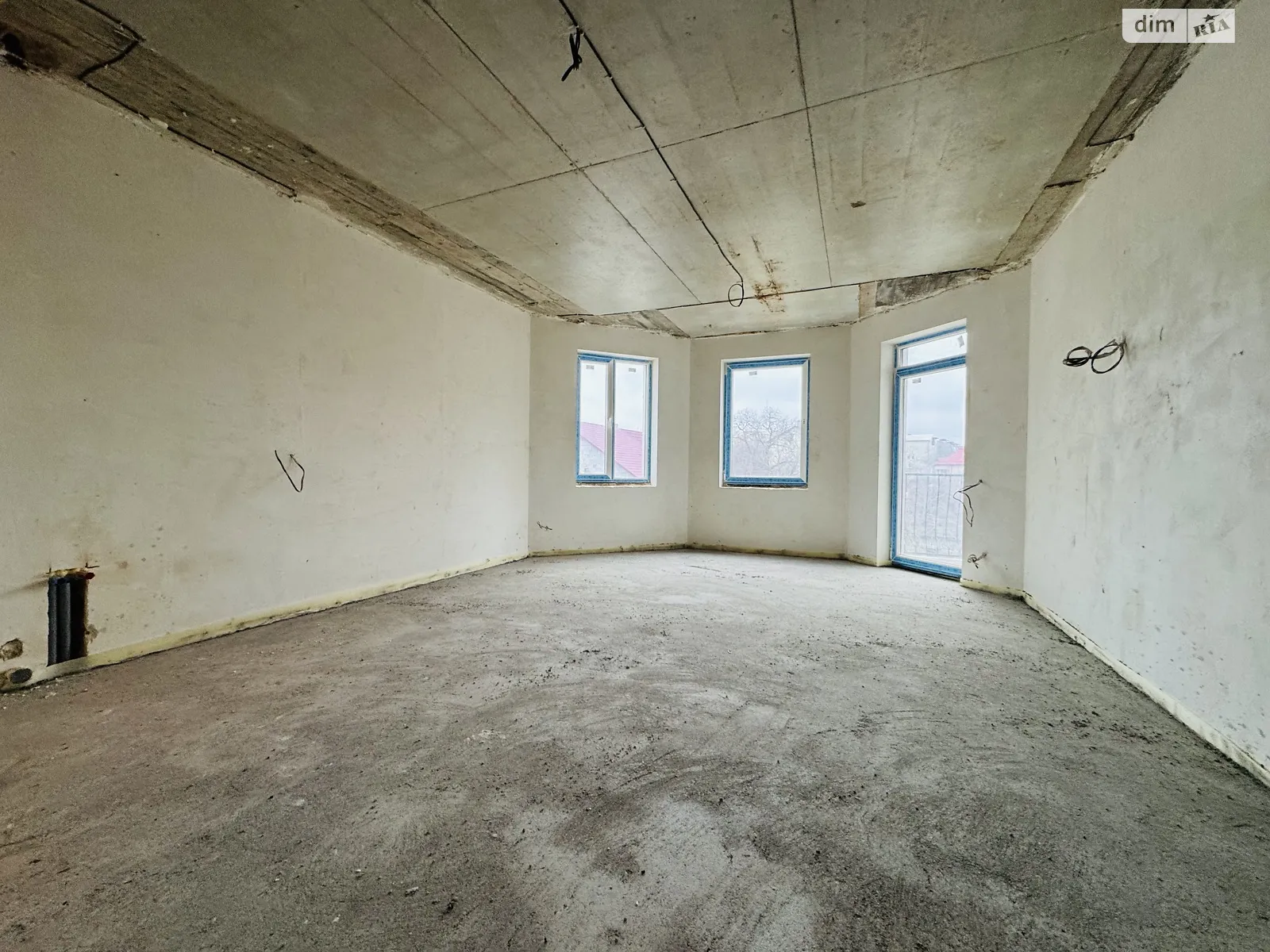 Продается 1-комнатная квартира 63.3 кв. м в Черновцах, ул. Дмитрия Ковалева(Минина Кузьмы), 14 - фото 1