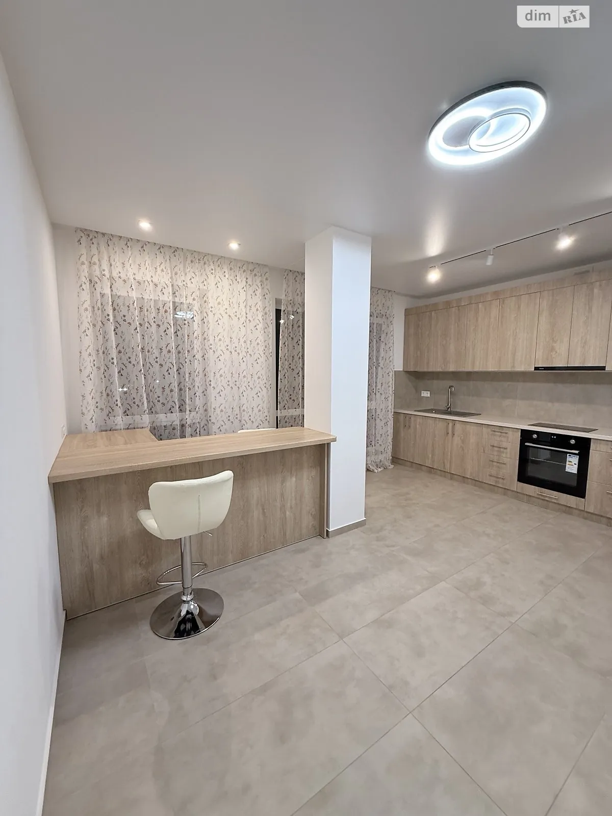 Продается 1-комнатная квартира 46 кв. м в Ровно, ул. Соборная, 16 - фото 1