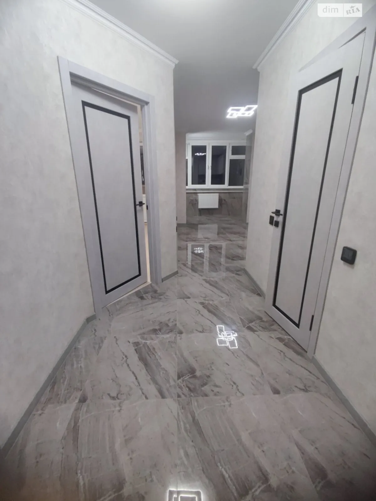 Продается 1-комнатная квартира 41 кв. м в Хмельницком, ул. Лесогриневецкая, 24/3 - фото 1