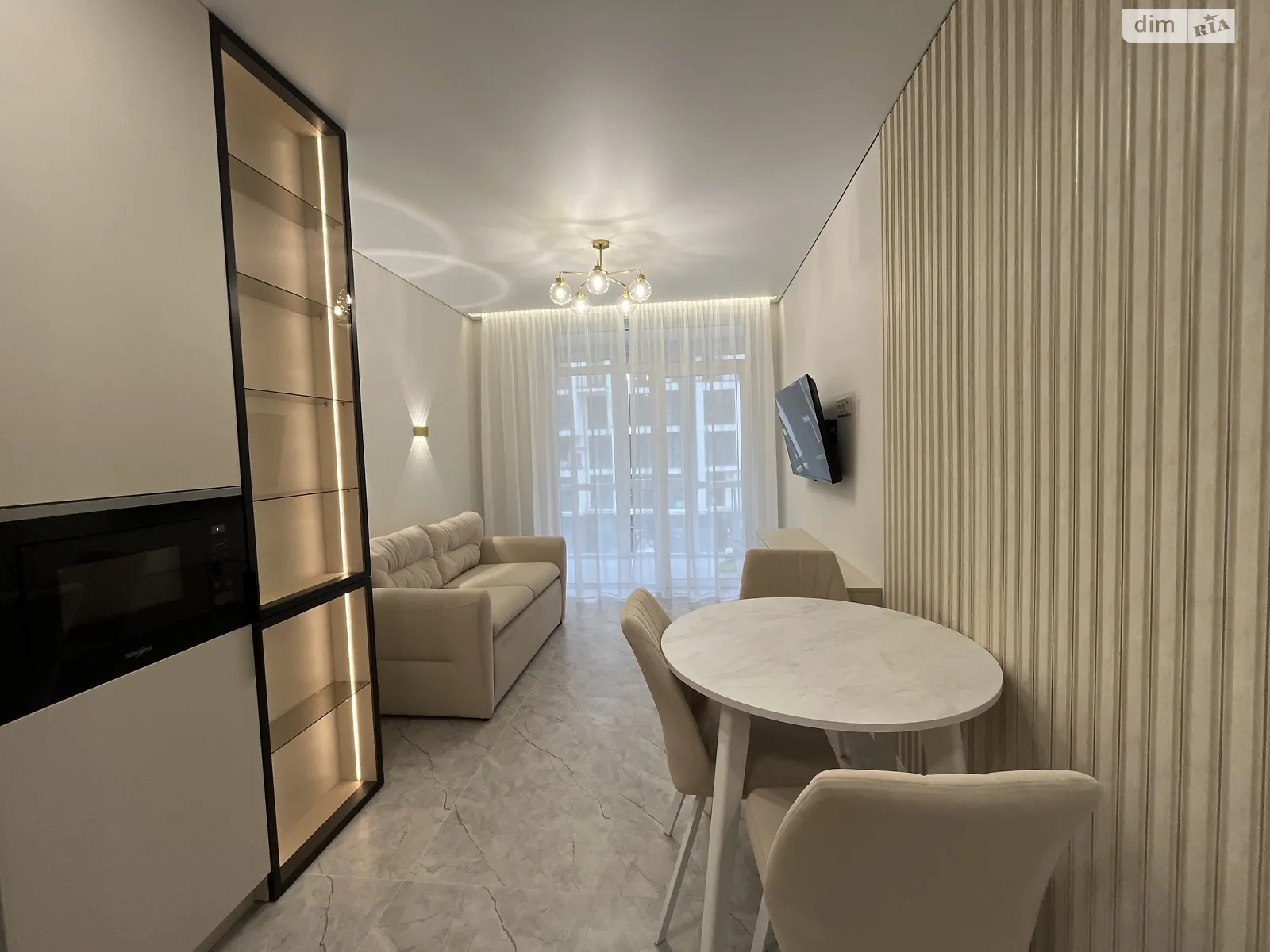 Сдается в аренду 1-комнатная квартира 46 кв. м в Ужгороде, ул. Балог Клары, 8 - фото 1