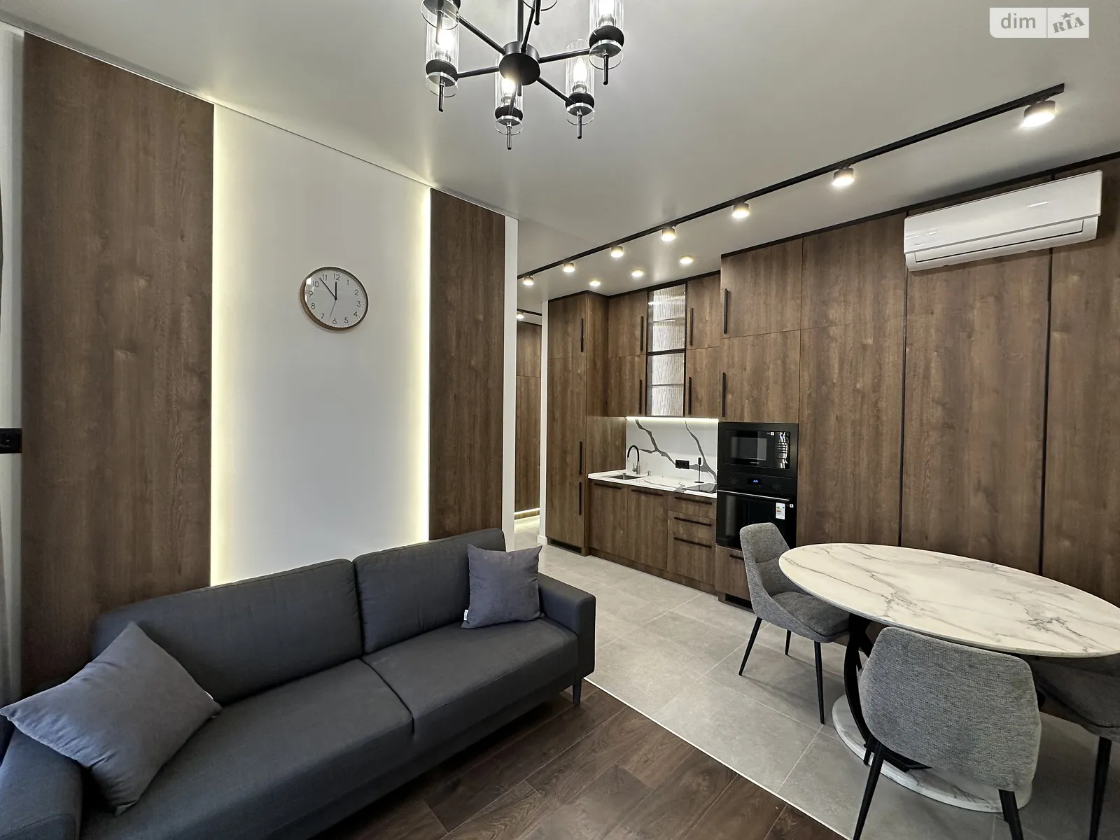 Продается 1-комнатная квартира 43 кв. м в Одессе, ул. Краснова, 3 корпус 60 - фото 1