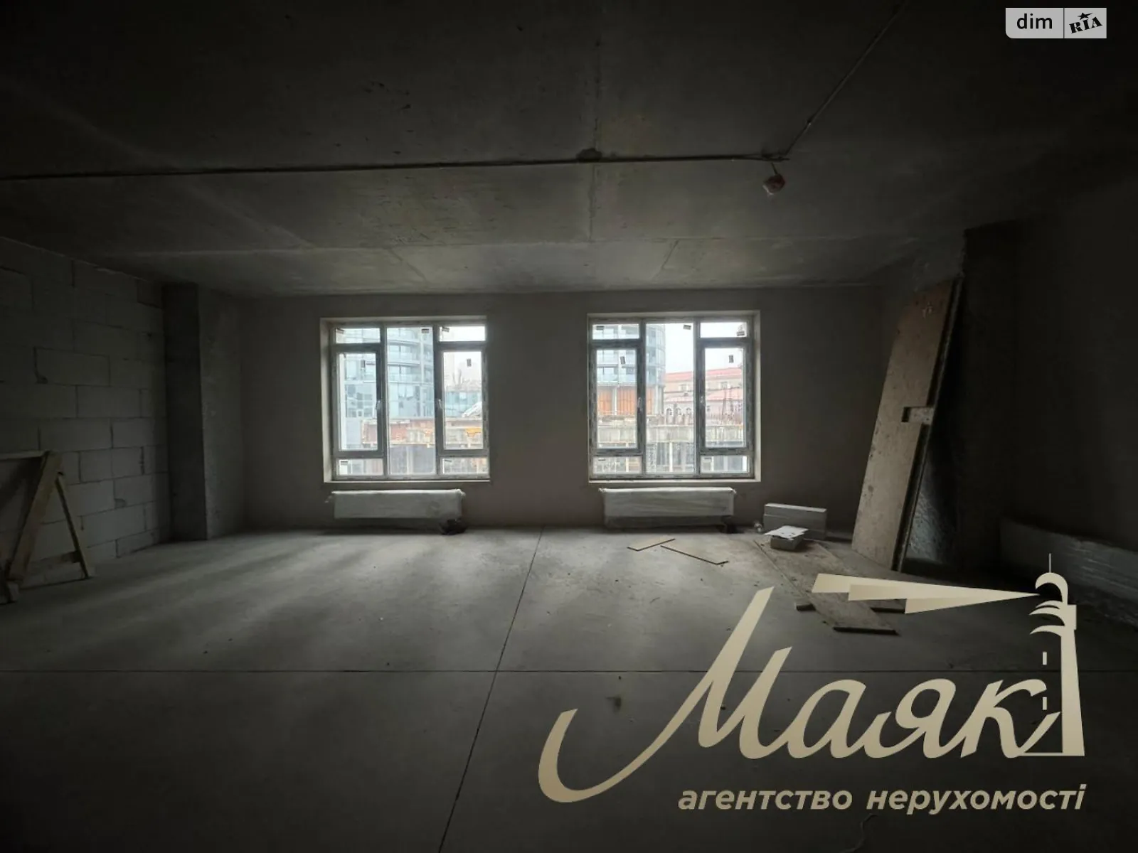 Продается 1-комнатная квартира 81.8 кв. м в Киеве, ул. Саперное Поле, 5А - фото 1