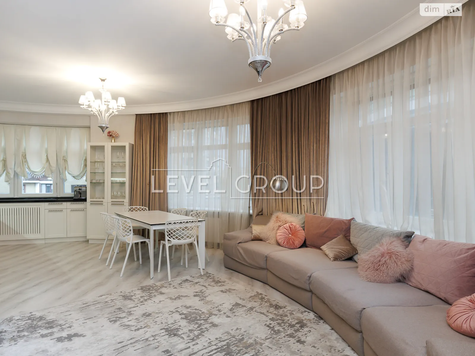 Продается 3-комнатная квартира 125.7 кв. м в Киеве, ул. Коновальца Евгения, 36В - фото 1