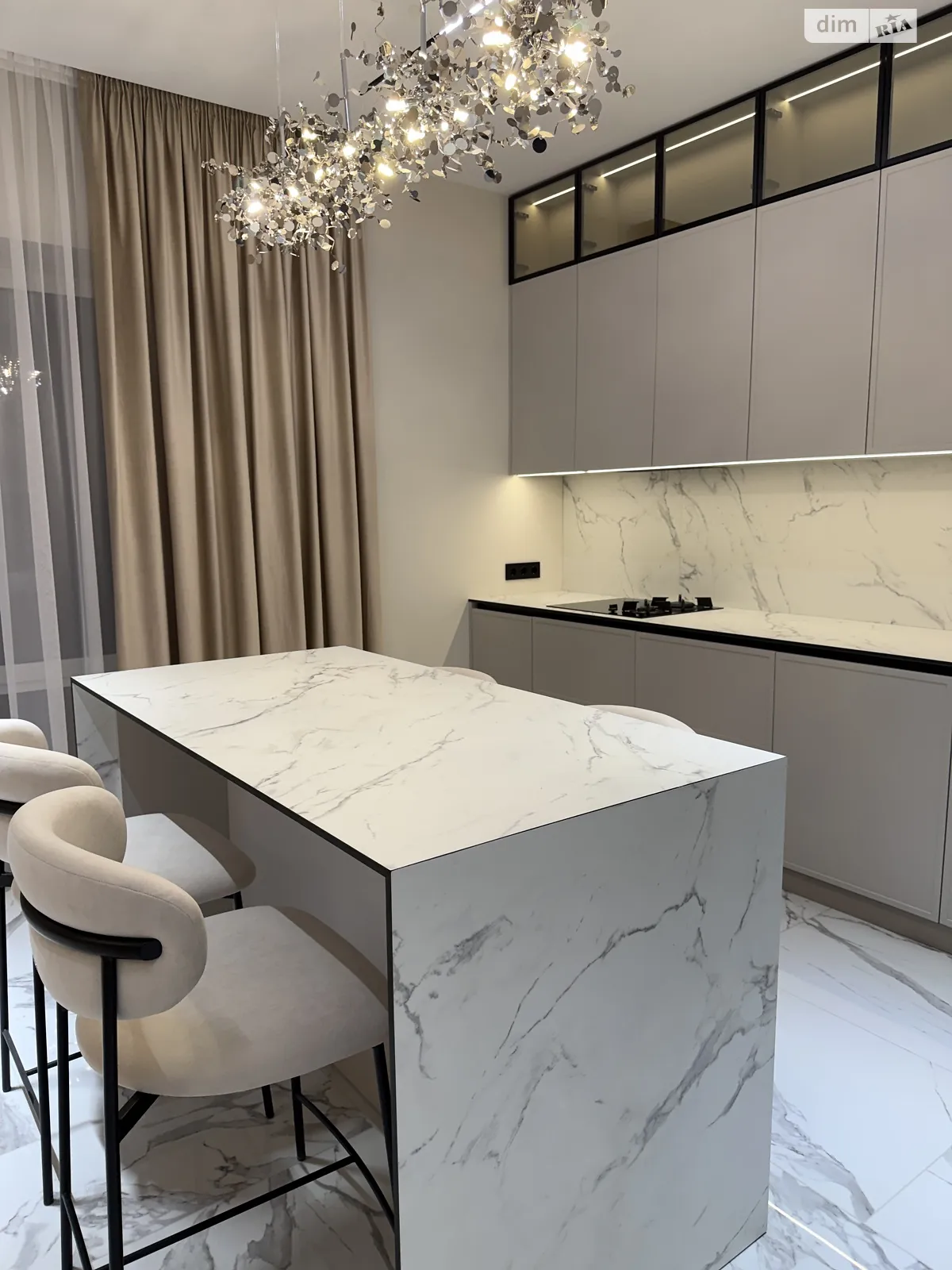 Продается дом на 2 этажа 142 кв. м с верандой, цена: 249900 $ - фото 1