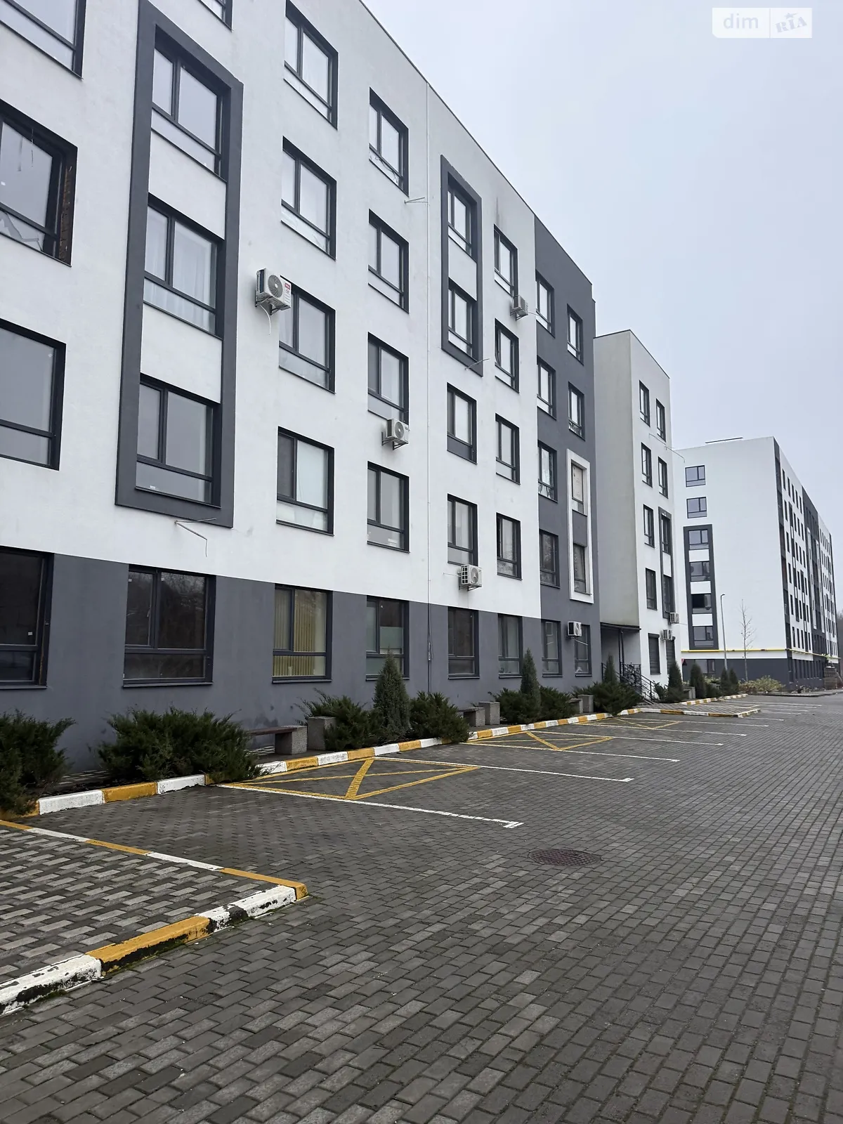 Продается 2-комнатная квартира 54 кв. м в Гостомеле, ул. Мирная, 3А - фото 1