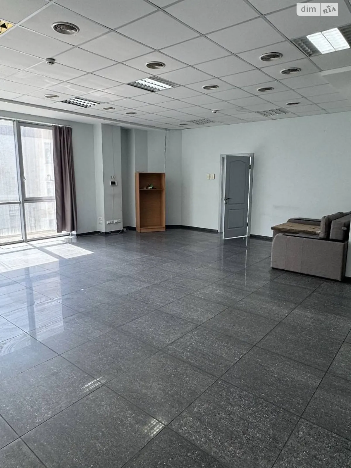 Сдается в аренду офис 107 кв. м в бизнес-центре, цена: 36000 грн - фото 1