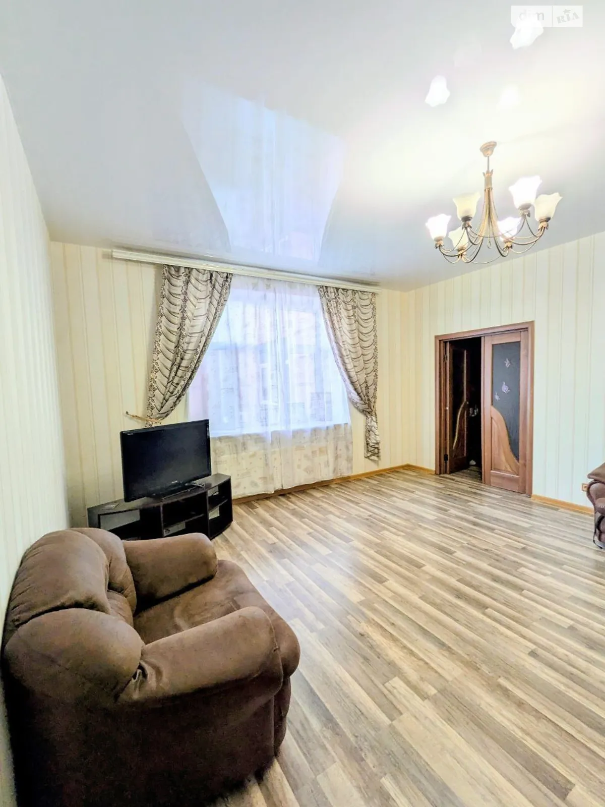 Продается 1-комнатная квартира 65.6 кв. м в Ирпене, ул. Шевченко - фото 1