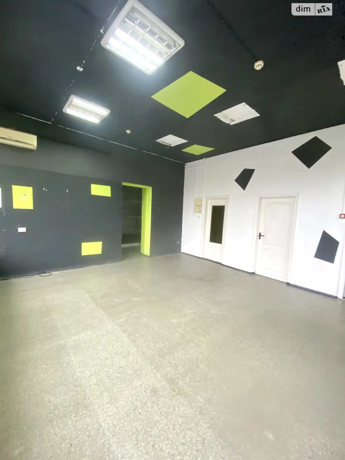 Продается помещения свободного назначения 54 кв. м в 5-этажном здании, цена: 61640 $ - фото 1