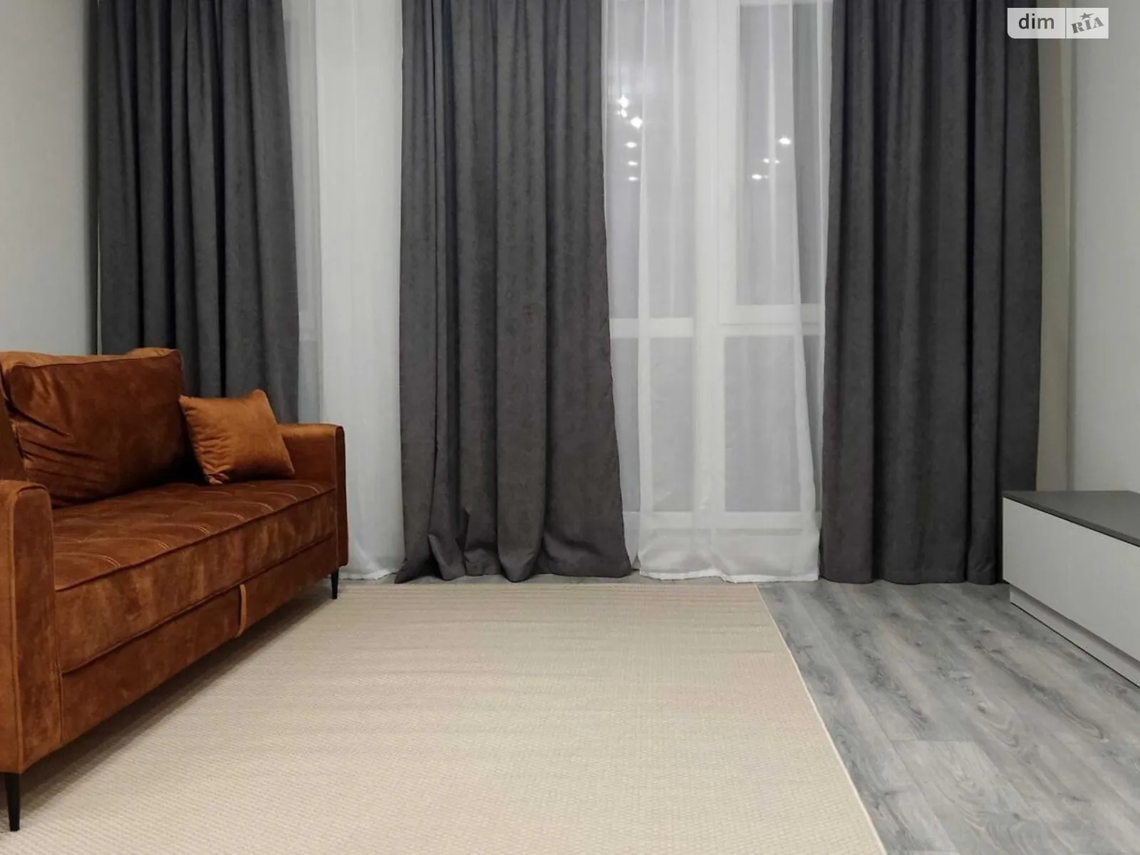 Сдается в аренду 1-комнатная квартира 45 кв. м в, цена: 500 $ - фото 1