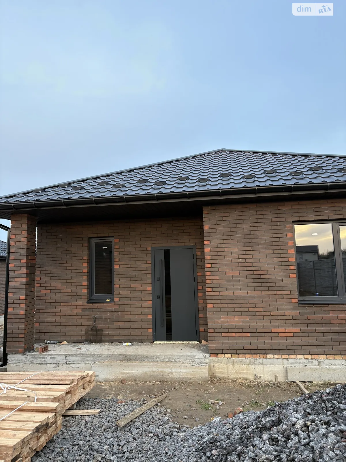 Продается одноэтажный дом 75 кв. м с гаражом, цена: 70000 $ - фото 1