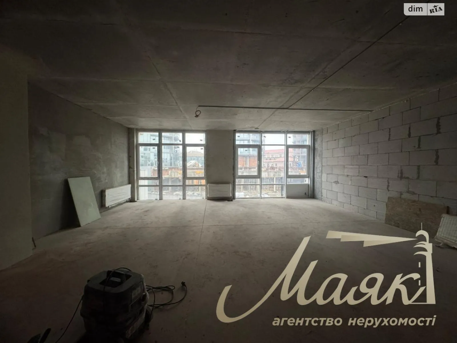 Продается 1-комнатная квартира 56 кв. м в Киеве, ул. Иоанна Павла II(Патриса Лумумбы), 6/1 - фото 1