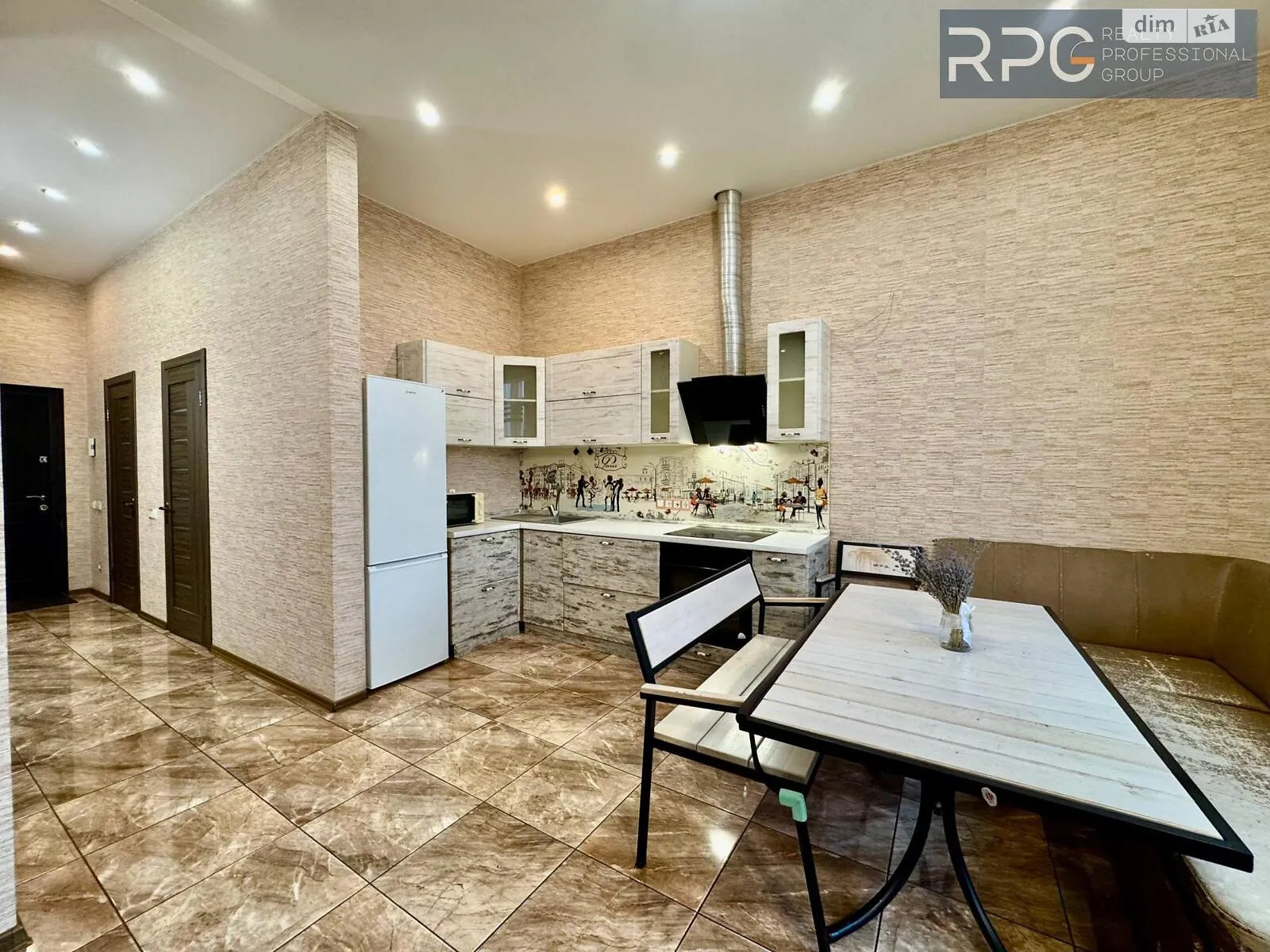 Сдается в аренду 3-комнатная квартира 79 кв. м в Киеве, ул. Николая Ушакова, 1Д - фото 1