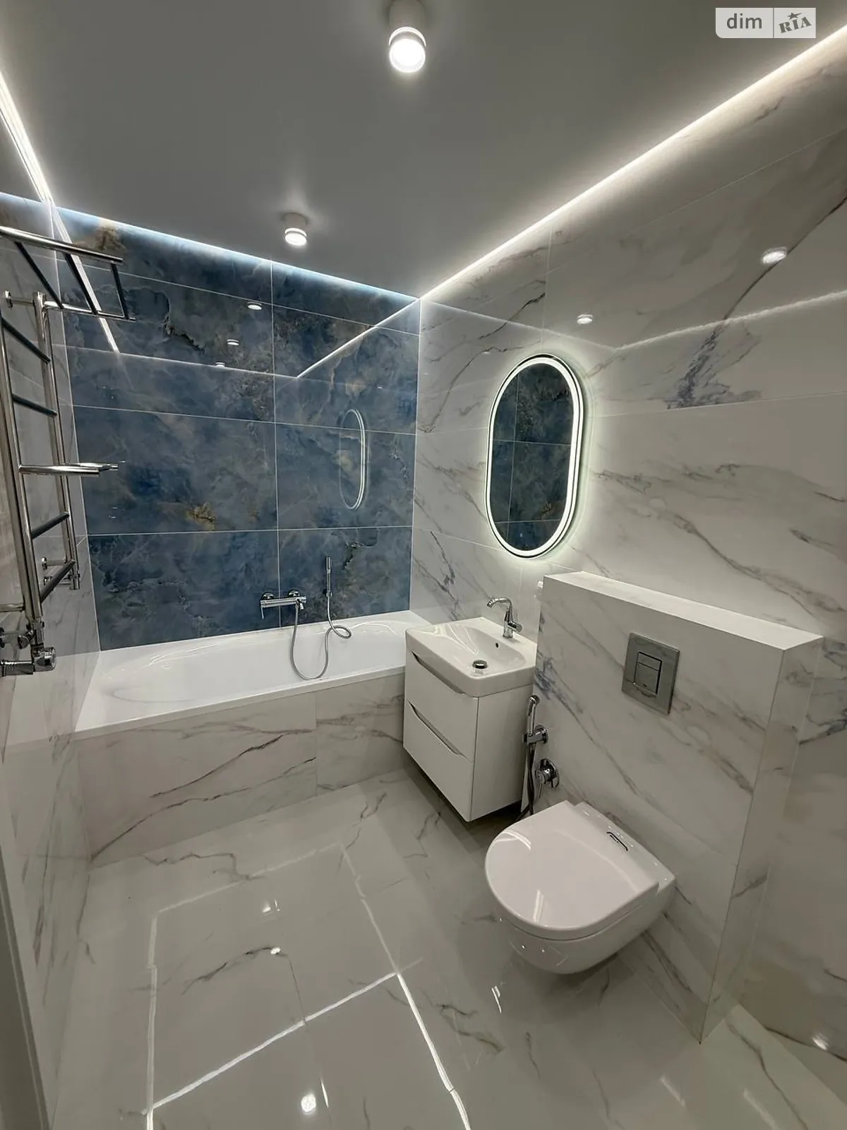 Продается 2-комнатная квартира 64 кв. м в Хмельницком, ул. Винницкая, 1/8А - фото 1