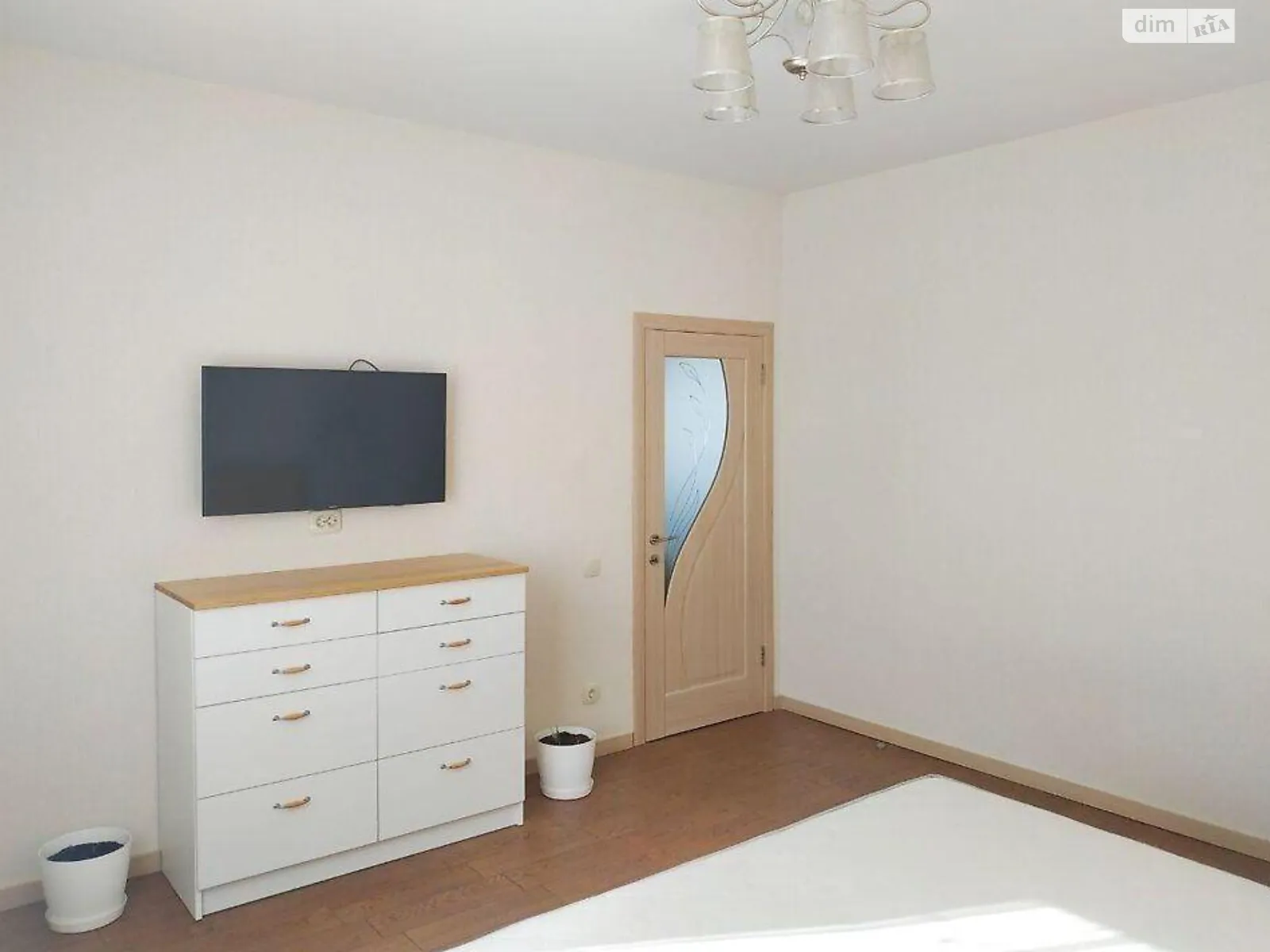 Продається будинок 2 поверховий 172 кв. м с басейном, цена: 120000 € - фото 1