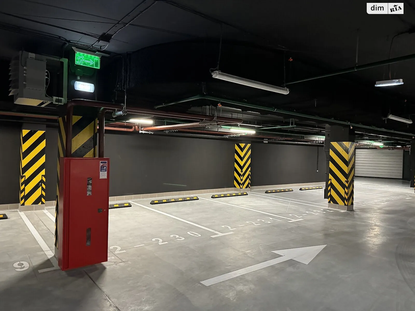 Продается подземный паркинг под легковое авто на 15 кв. м, цена: 15000 $ - фото 1