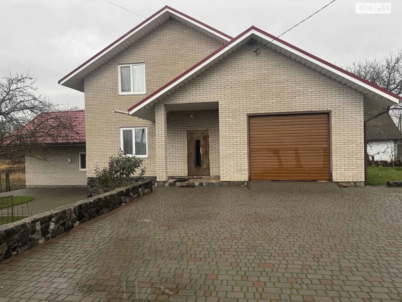 Продается дом на 2 этажа 90 кв. м с камином, цена: 70000 $ - фото 1