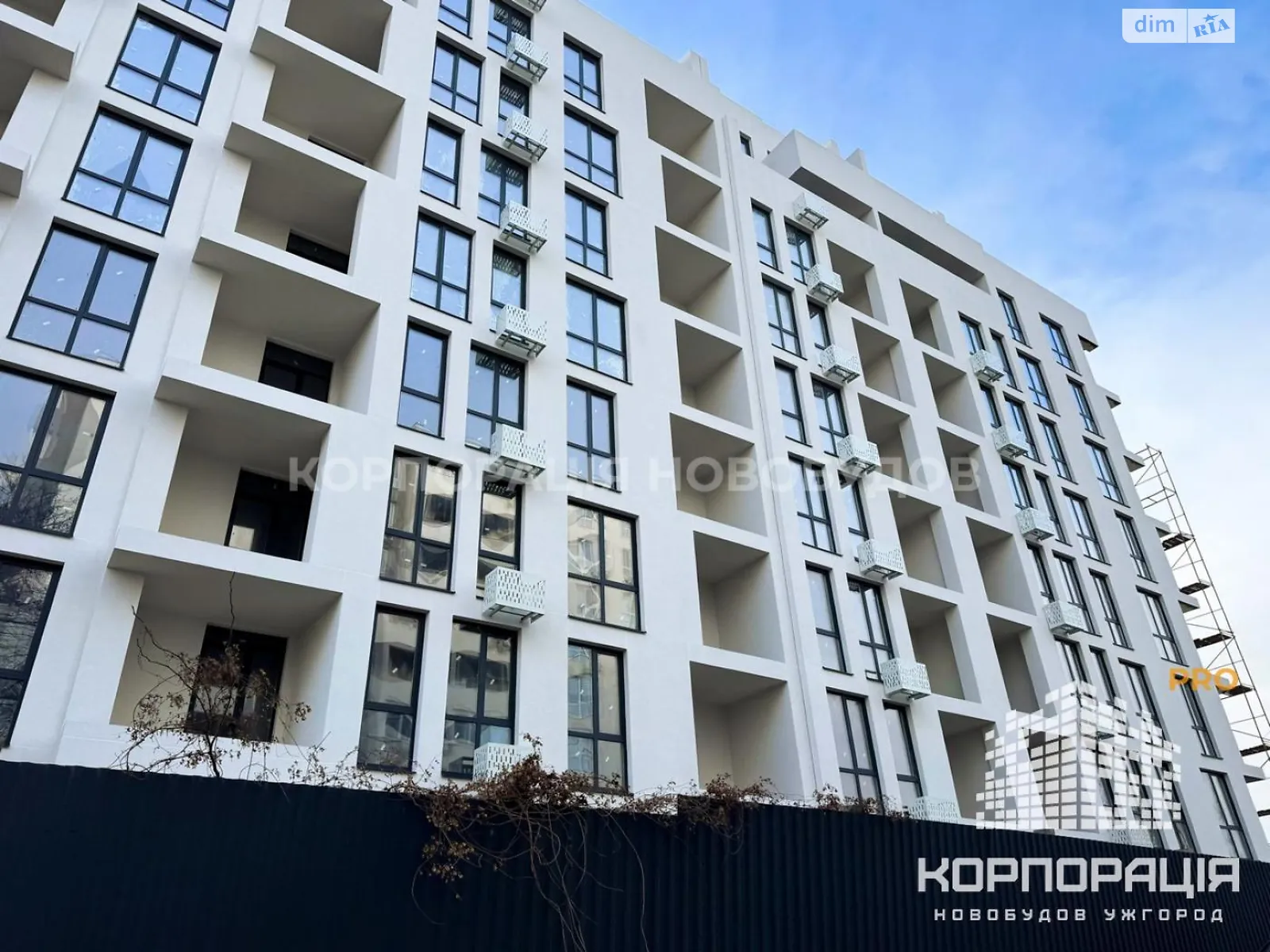 Продается 3-комнатная квартира 81.6 кв. м в Ужгороде, ул. Гленца - фото 1